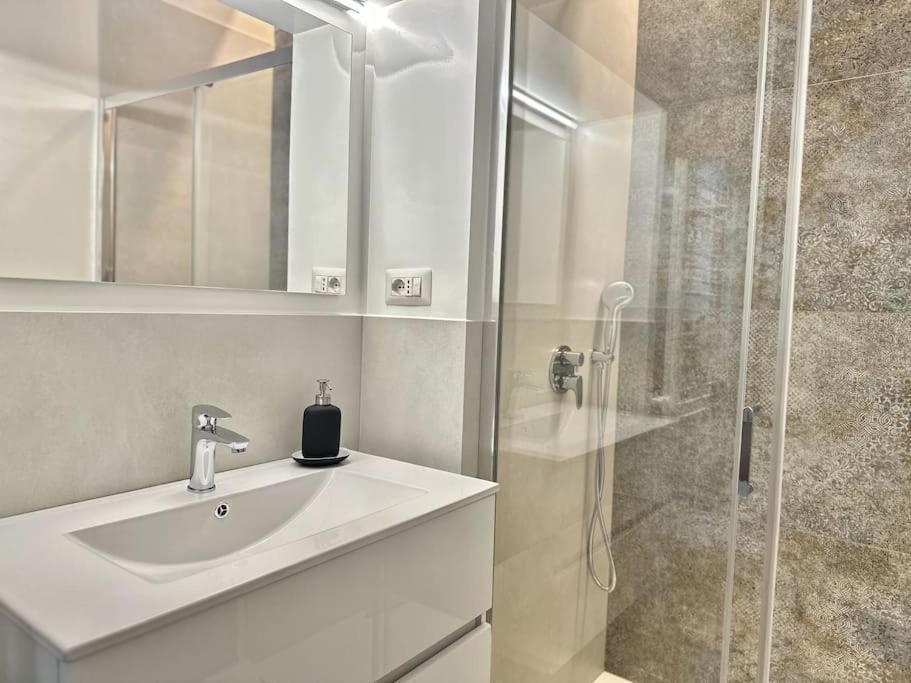 Apartment Monolatino Rome