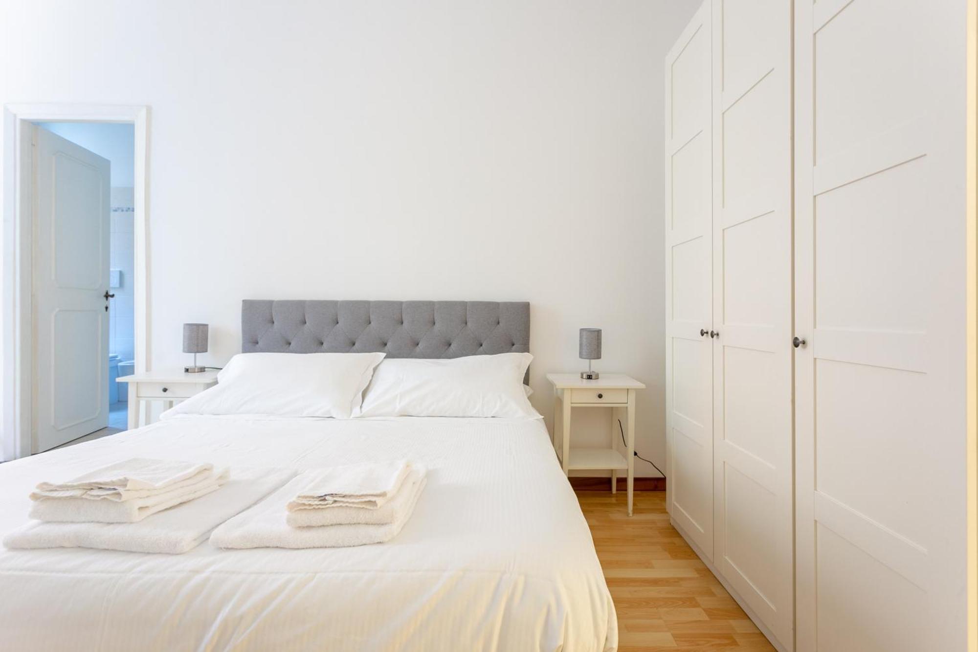 Apartment 5 Bdrms *
