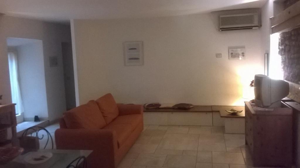 Apartment Portico *