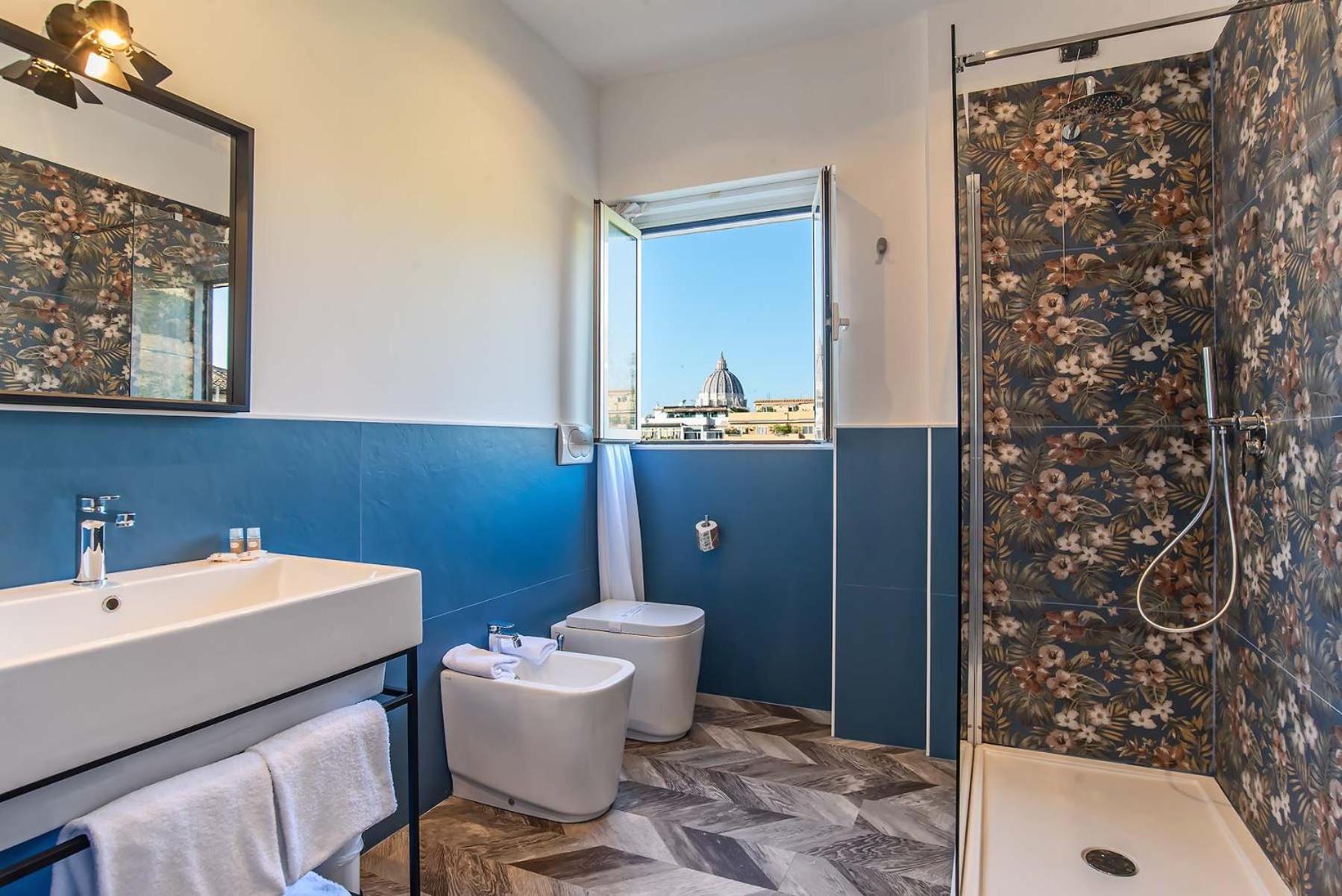 Hotel Bloom 3*