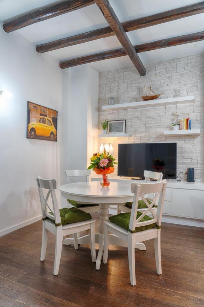 Accogliente Intero Apartment Rome
