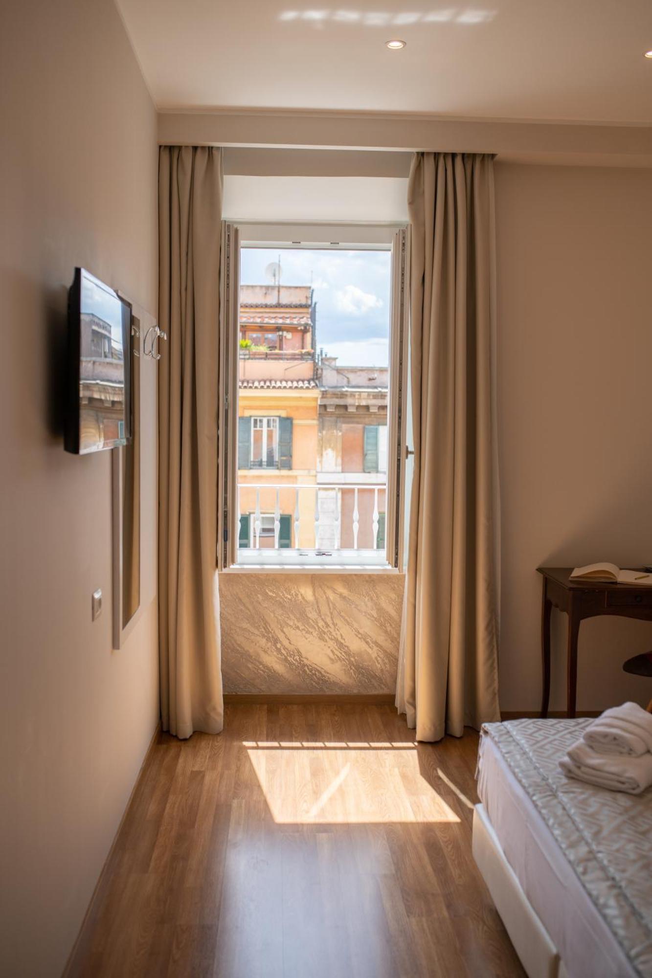 Affittacamere Floor Colosseo 3*