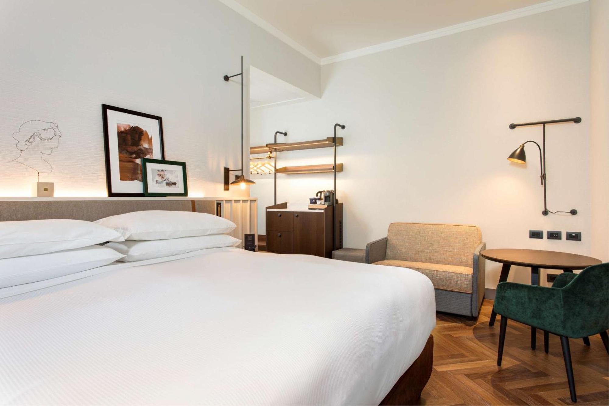 Doubletree By Hilton Monti Hotel Roma