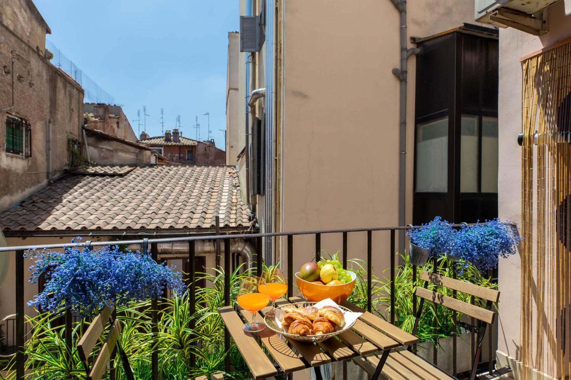 Iflat Pantheon's Roomy And Friendly Rome
