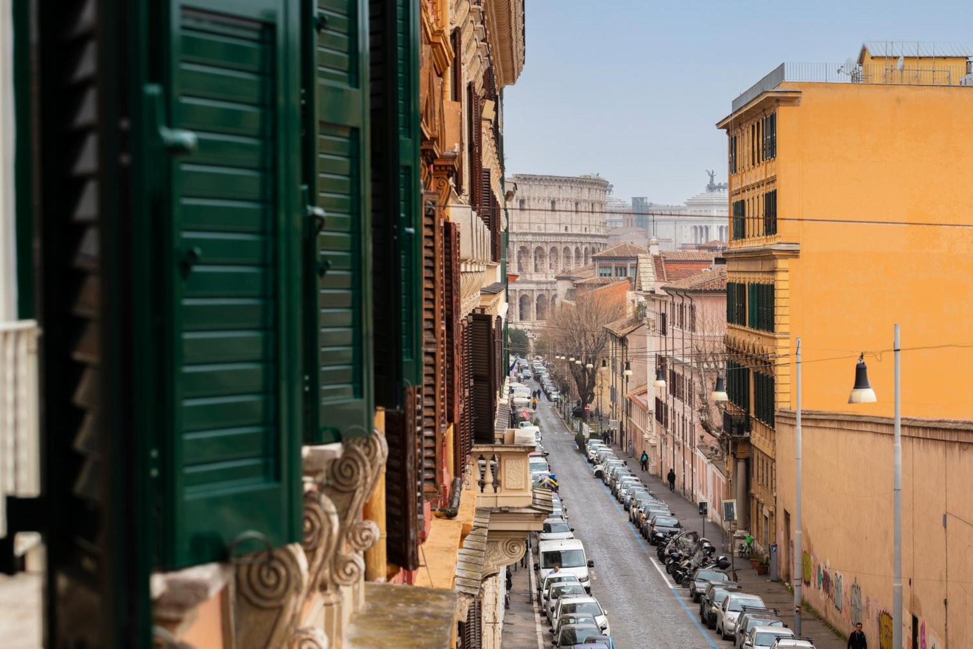 Colosseo Road By Hili Rome