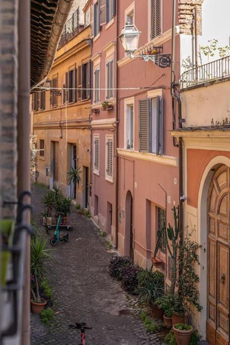 18 Ciancaleoni House Rome