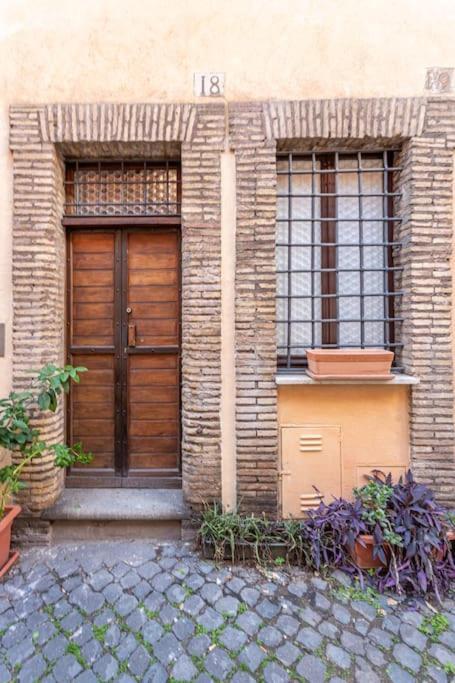 18 Ciancaleoni House * Rome