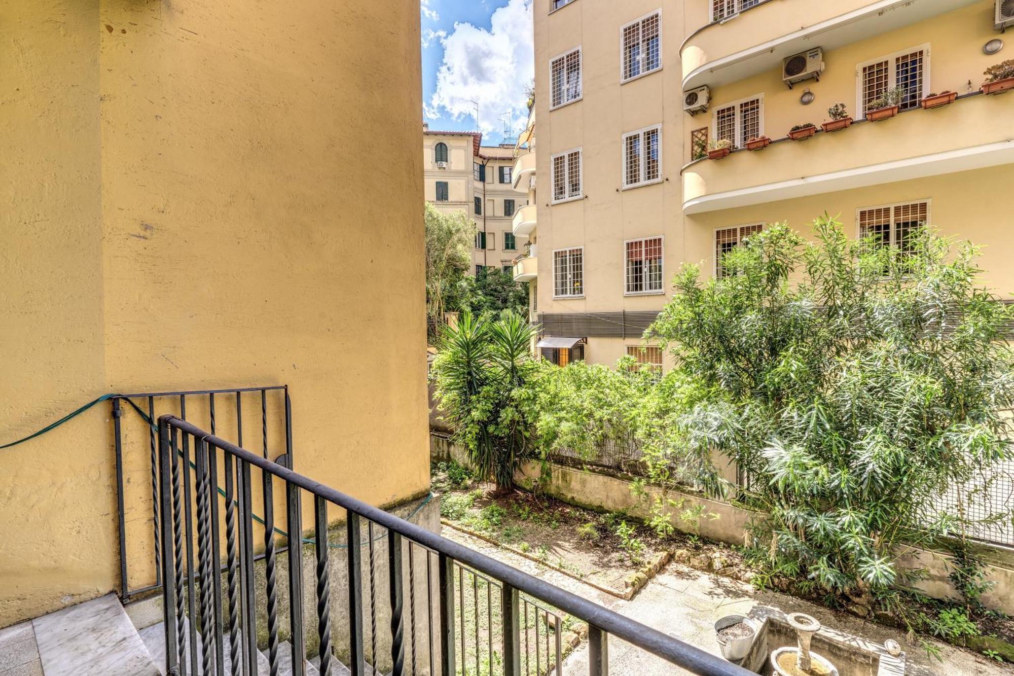 Residenza Nemorense Apartment