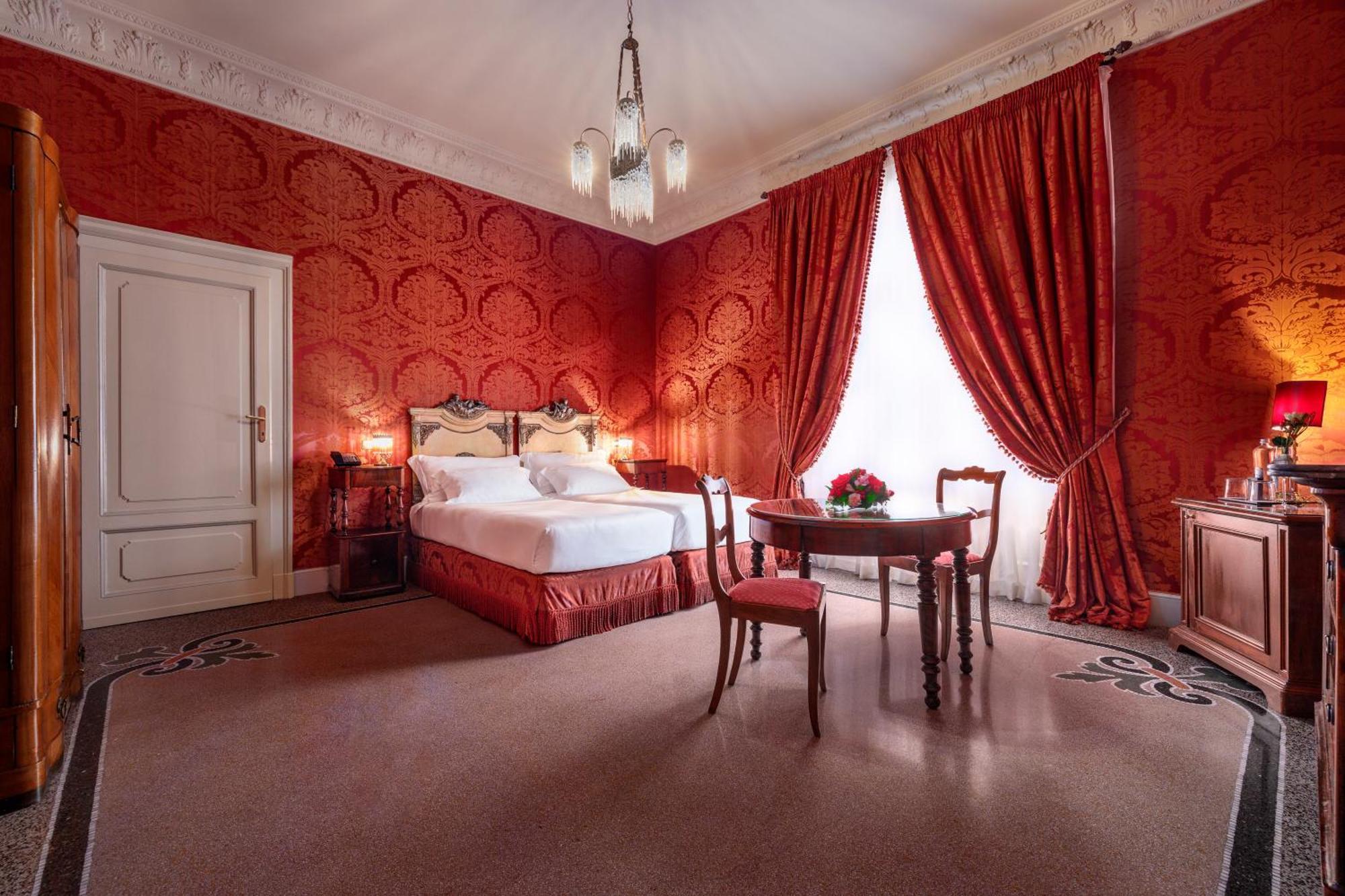 Locarno Hotel