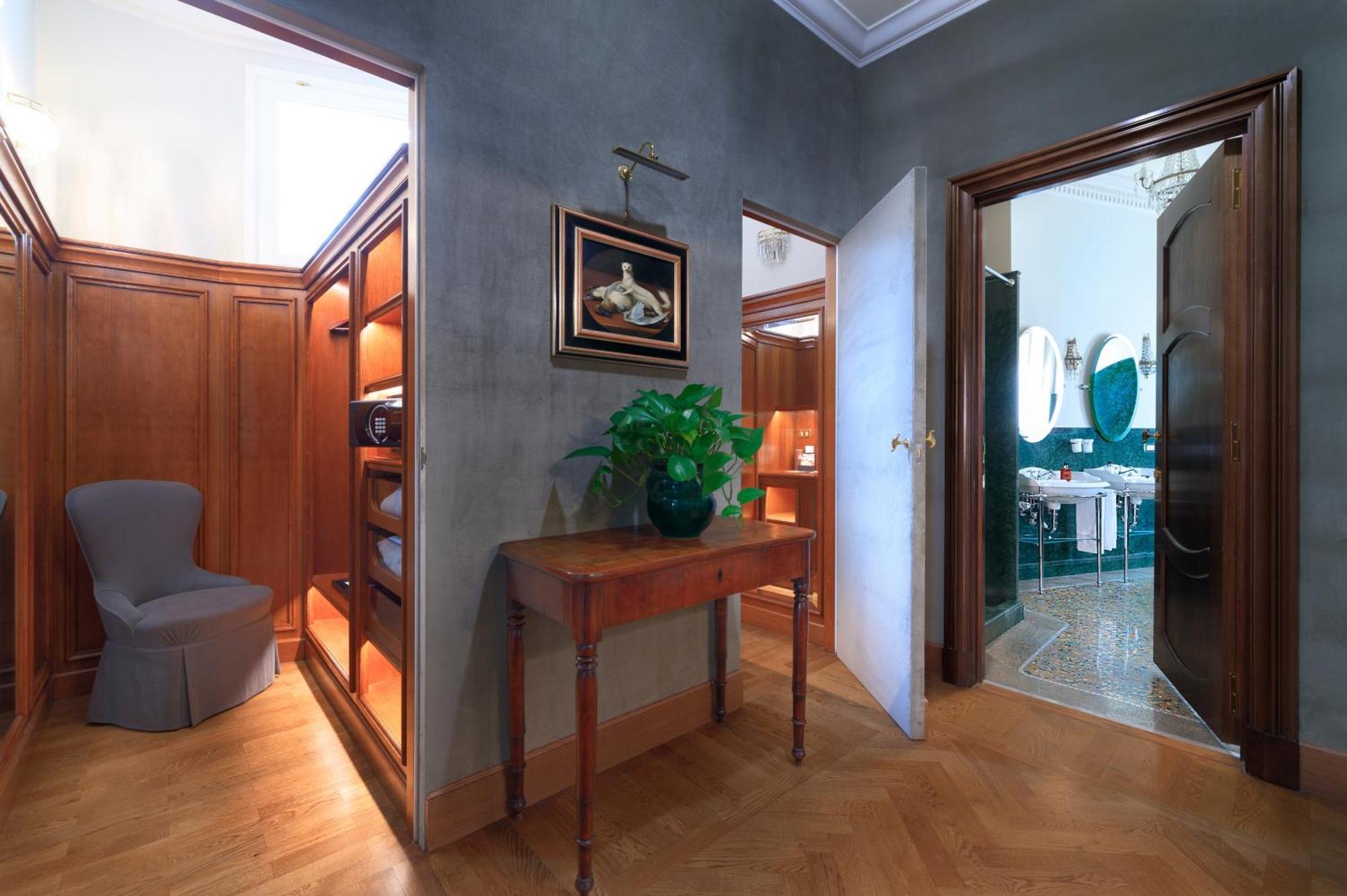 Hotel Locarno 5*