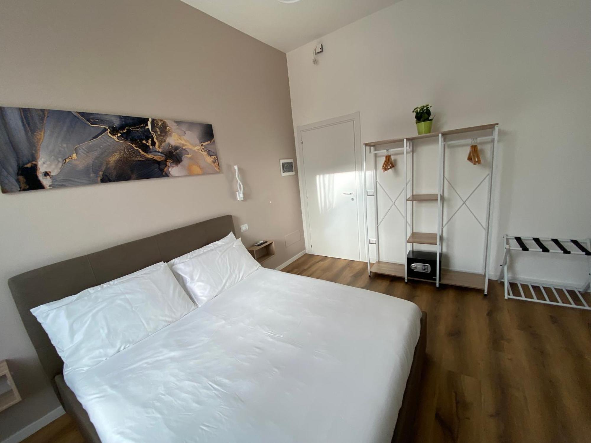 Belltower Elegans Guest house *