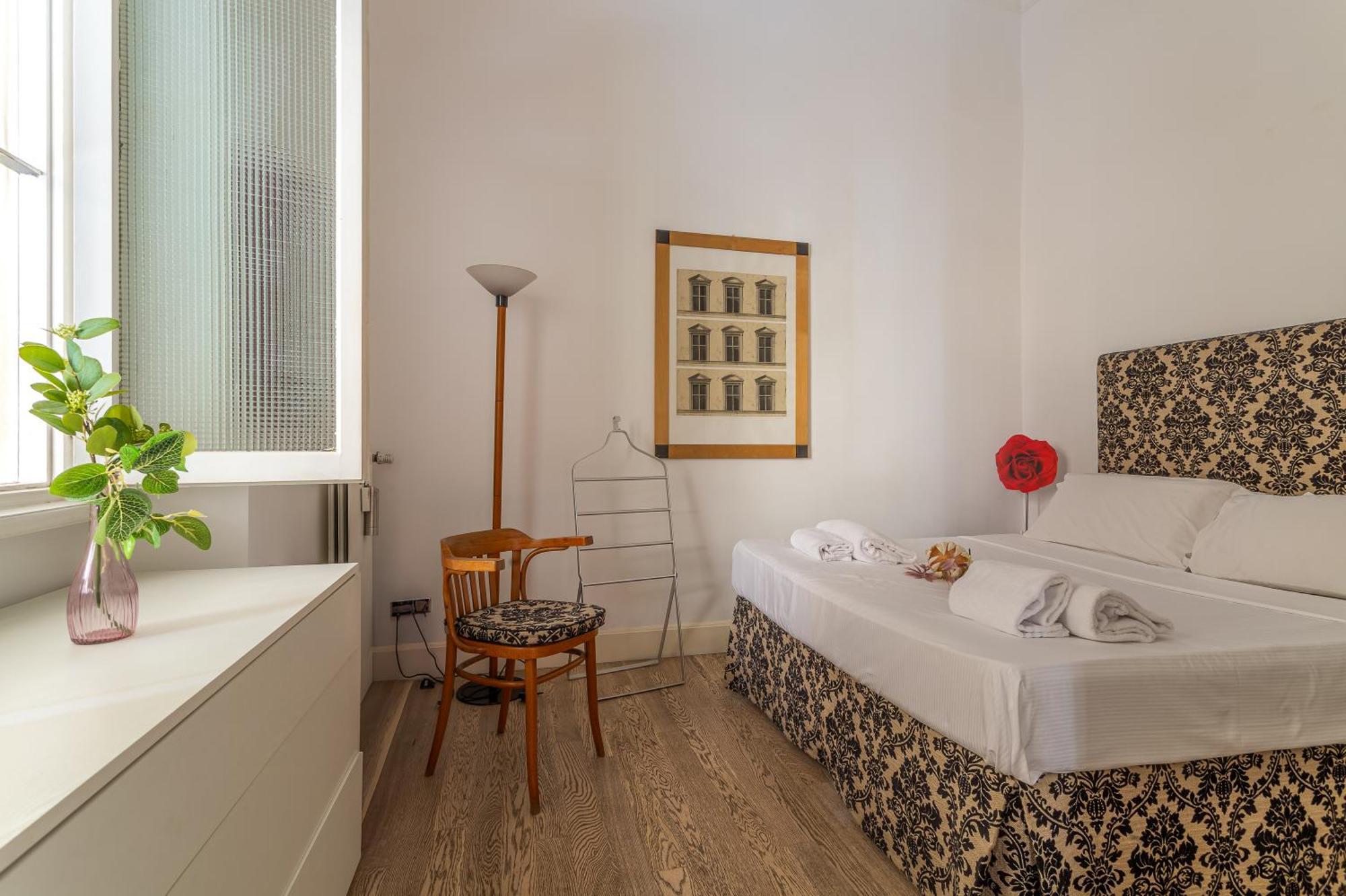 Iflat Lina Cavalieri House *