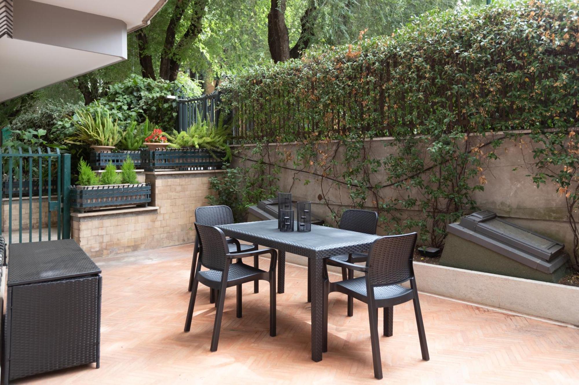 Caracalla Garden House *