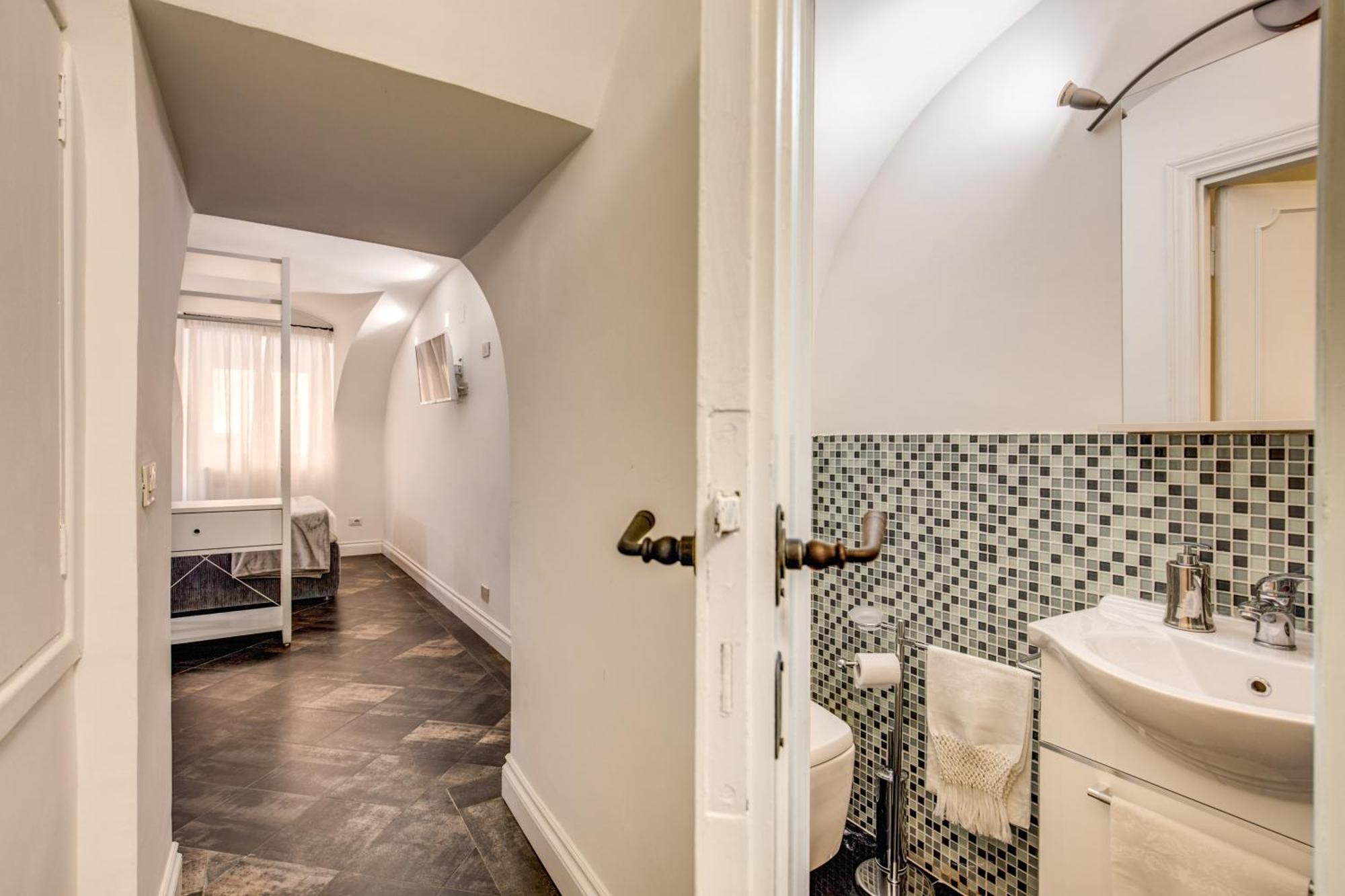 Cozy Flat In Front Of Fori Imperiali Apartment Rome
