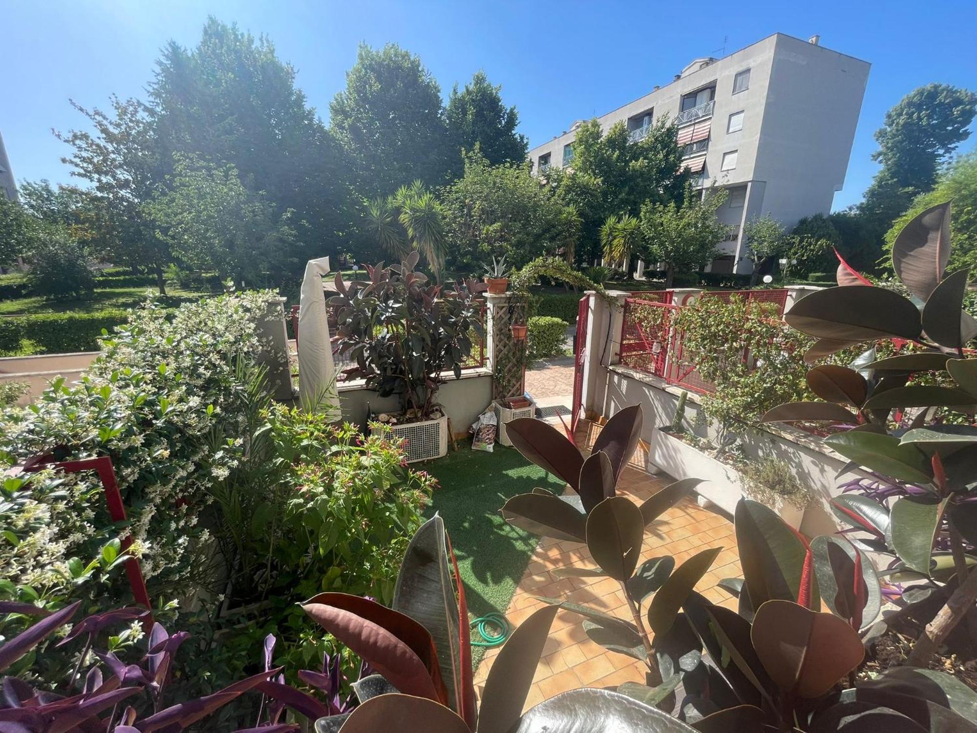 Apartment Intero Con Giardino E Parcheggio