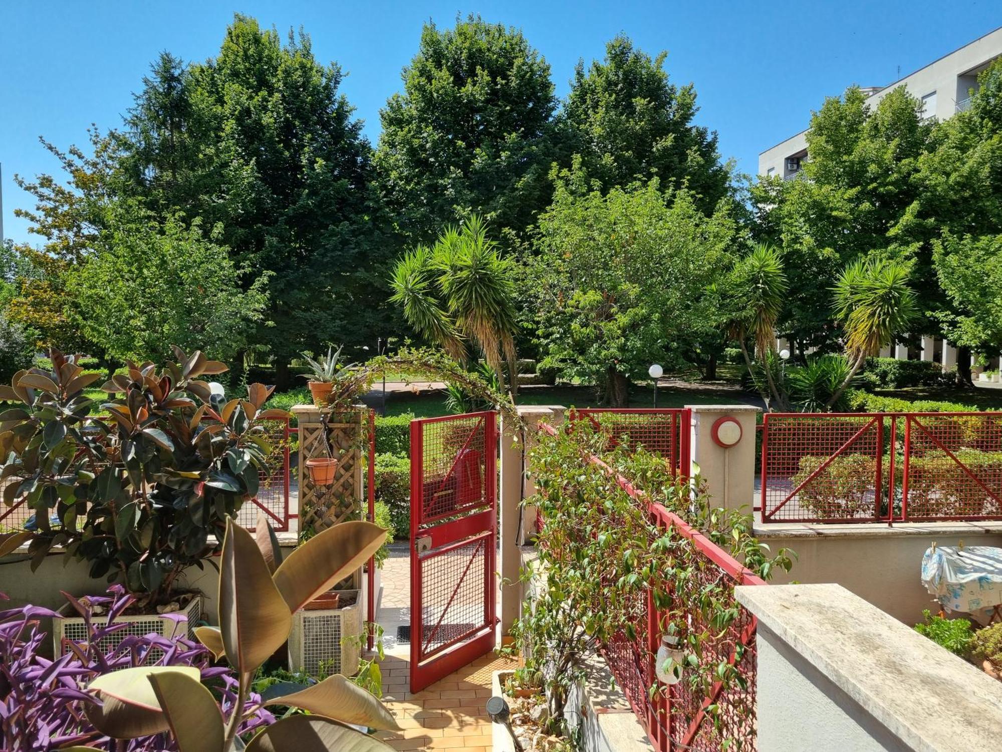 Intero Con Giardino E Parcheggio Apartment *