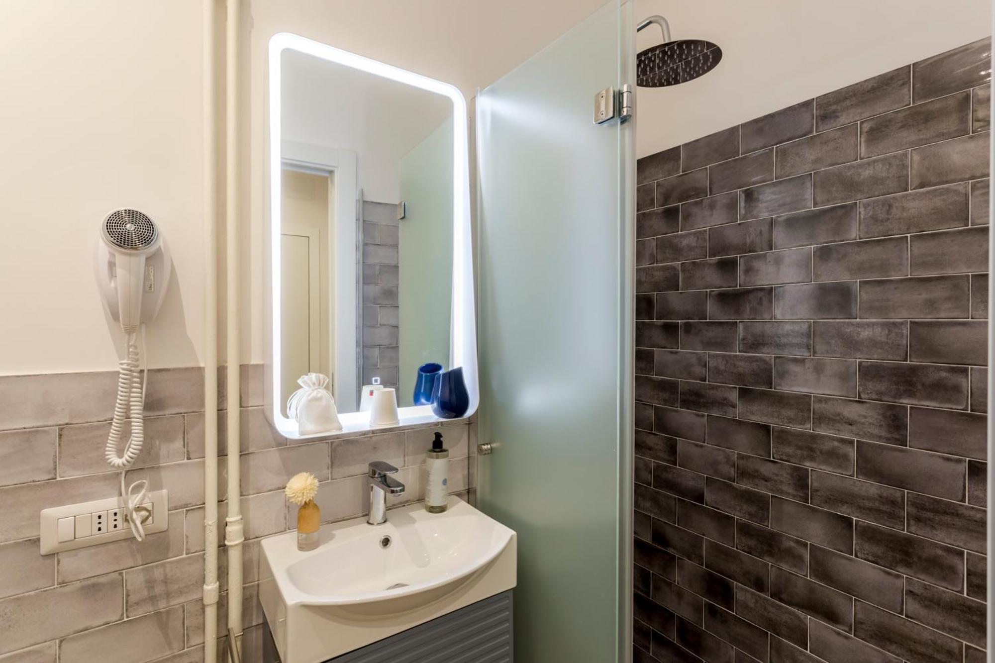 Romi Guest house