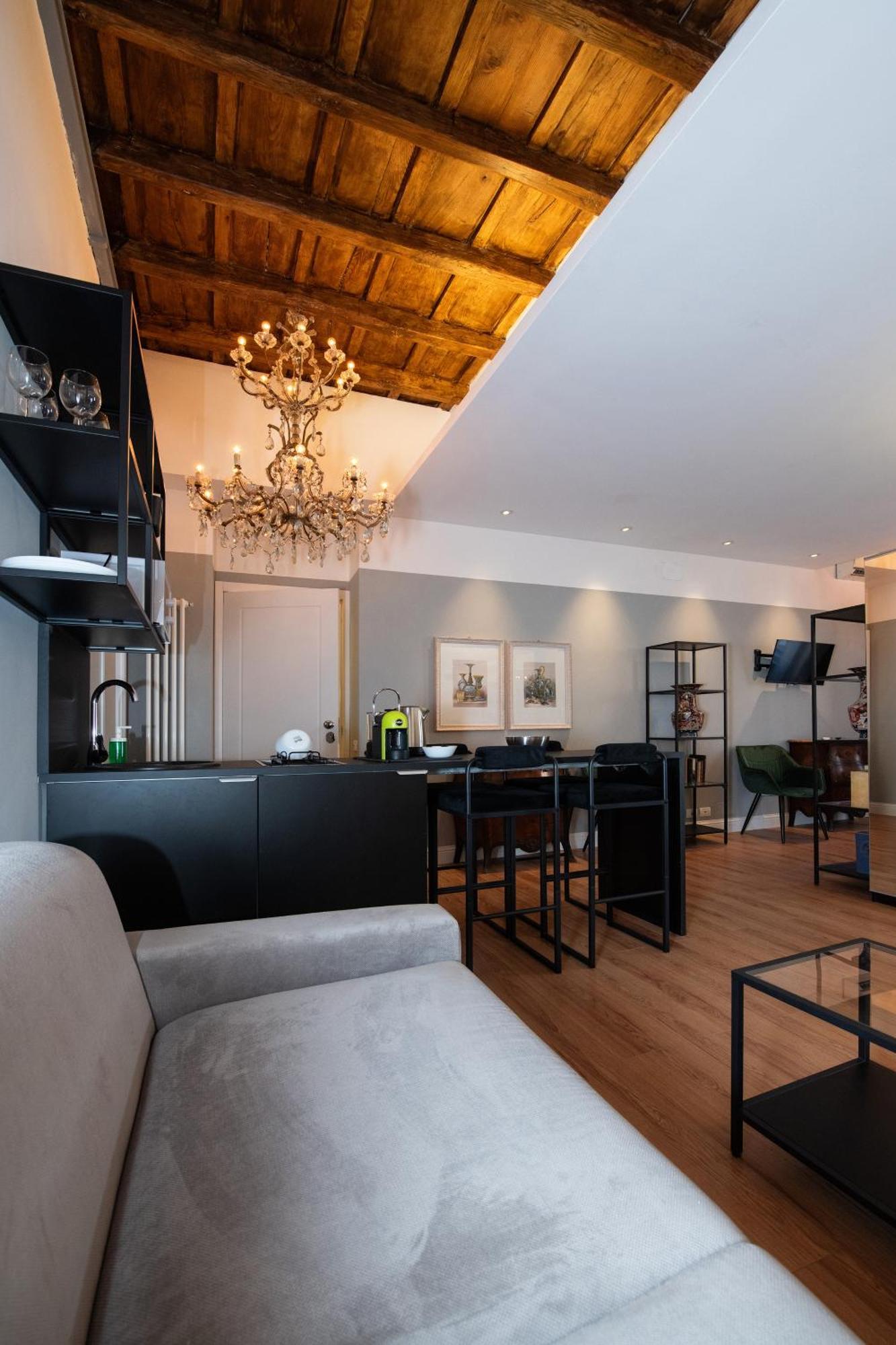 Colosseum Flat Dark Holiday home *