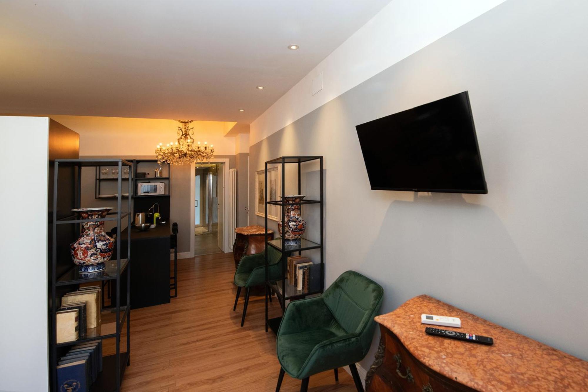 Colosseum Flat Dark Holiday home Rome