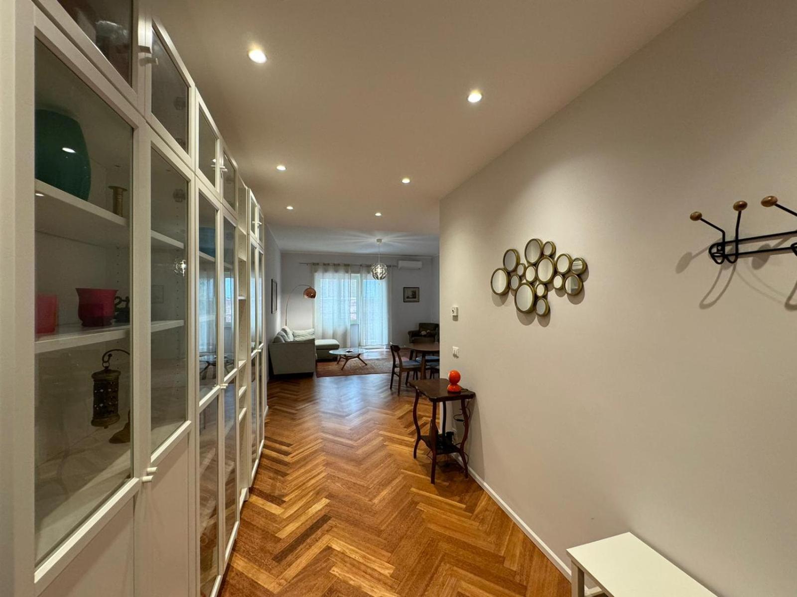 Refined Retreat In Renovated P R A T I Gem Apartment