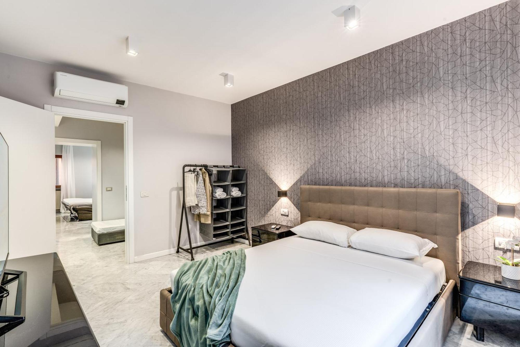 R22 Apartment Rome
