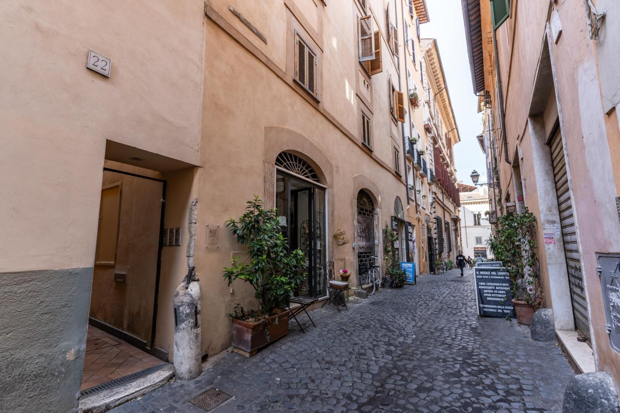R22 Apartment Rome