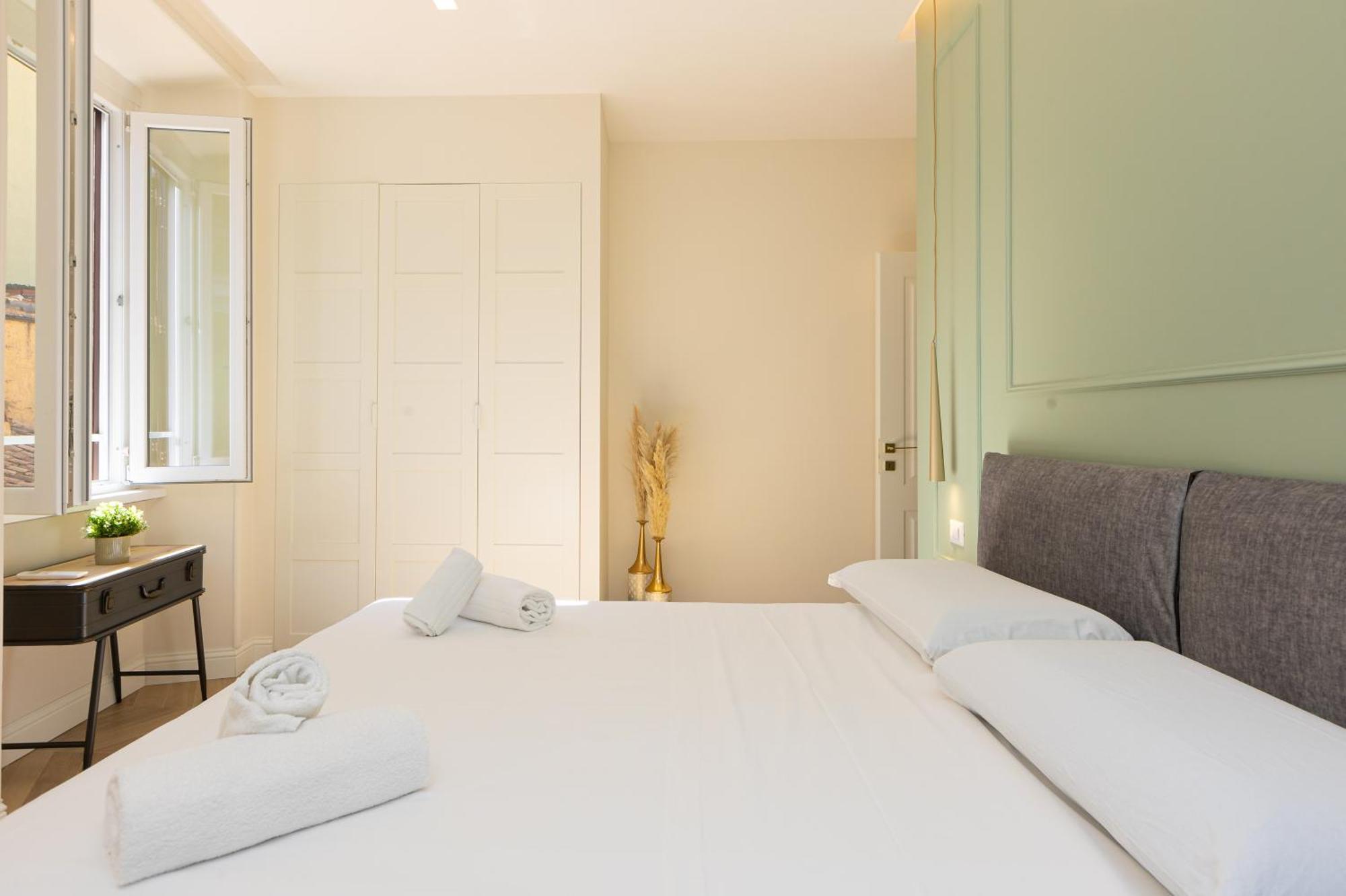 La Dolce Cavour Apartment Rome