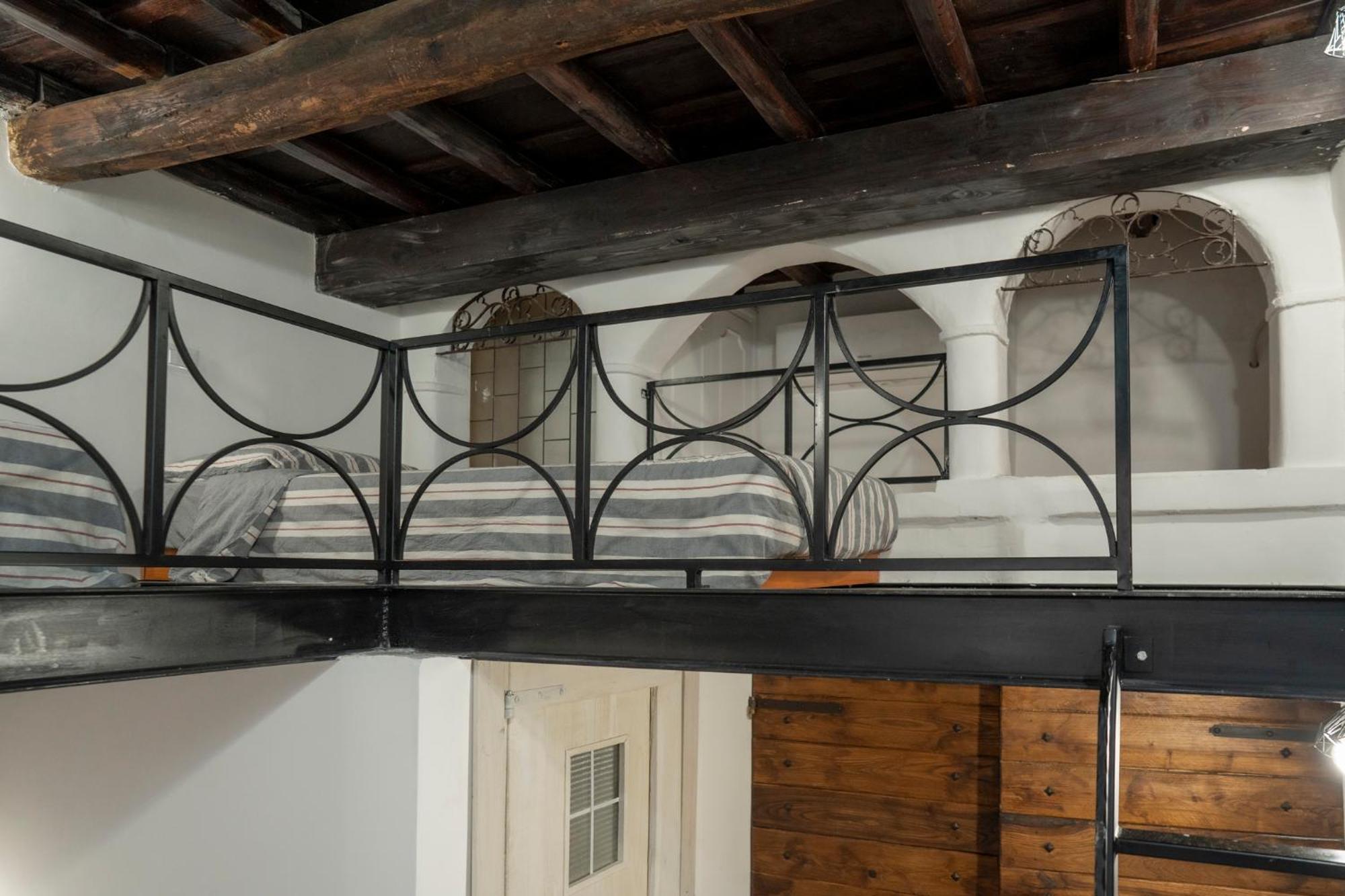 Domus Capocci - Rione Monti *