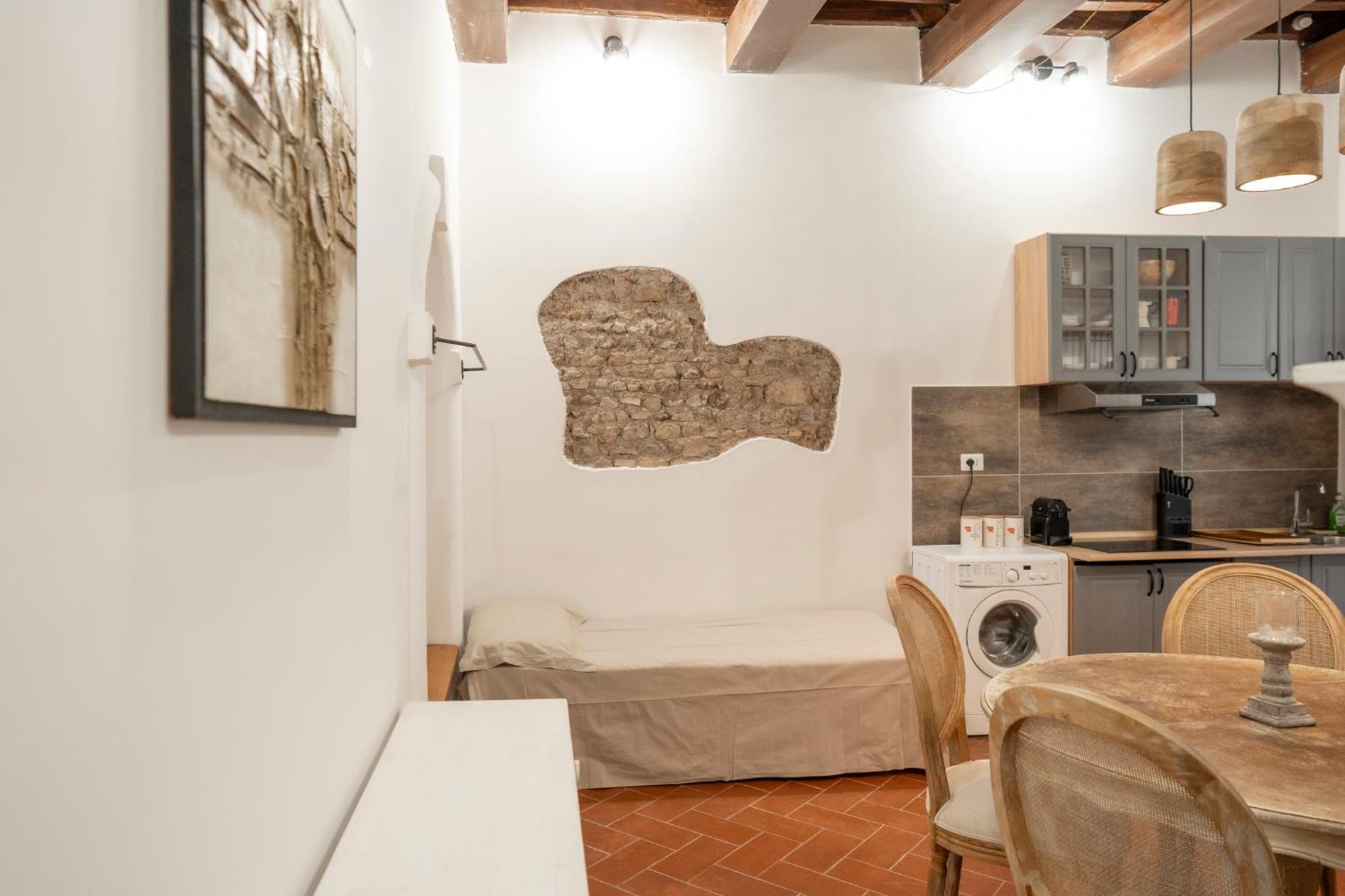 Domus Capocci - Rione Monti
