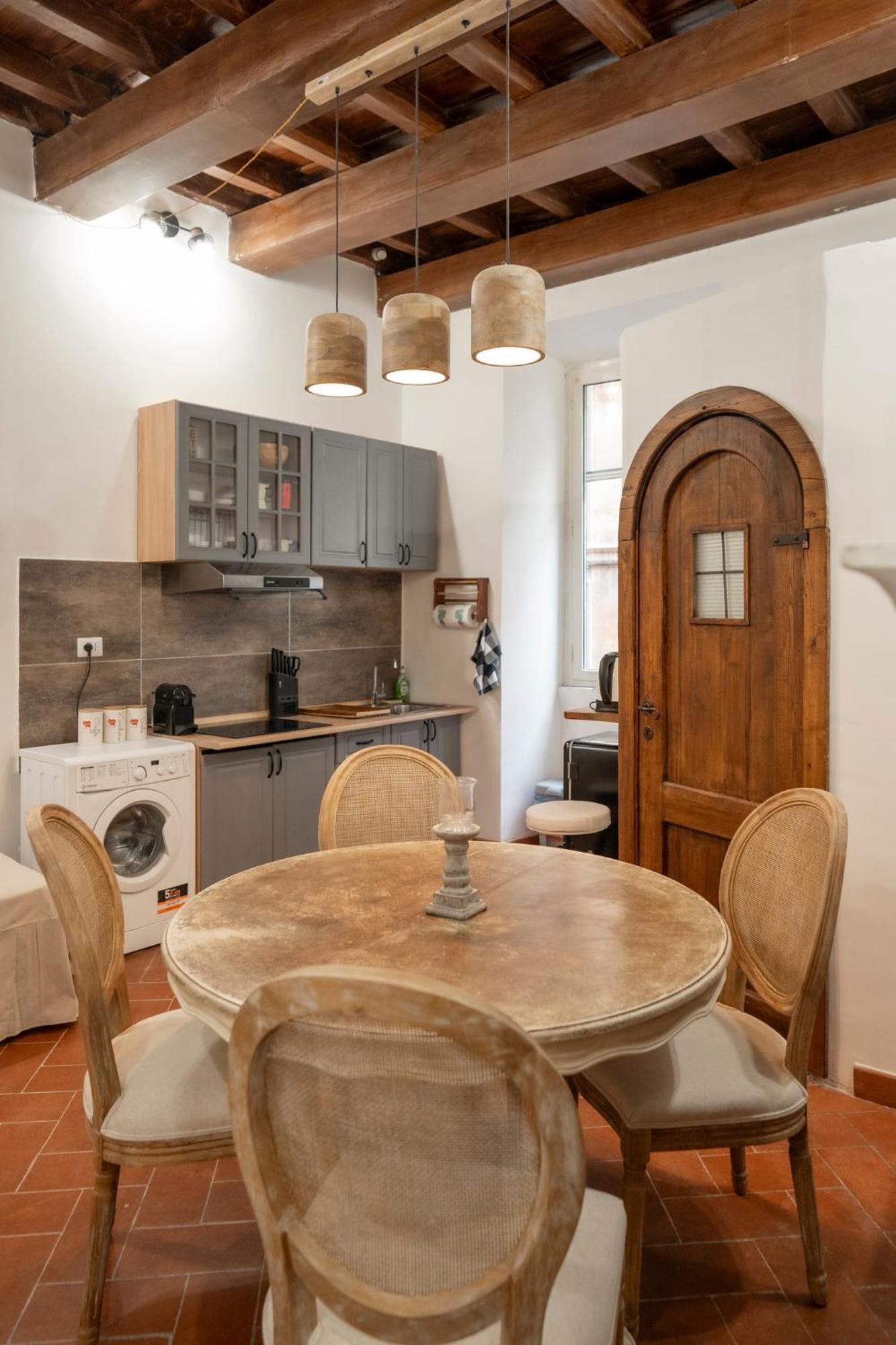 Domus Capocci - Rione Monti Apartment *