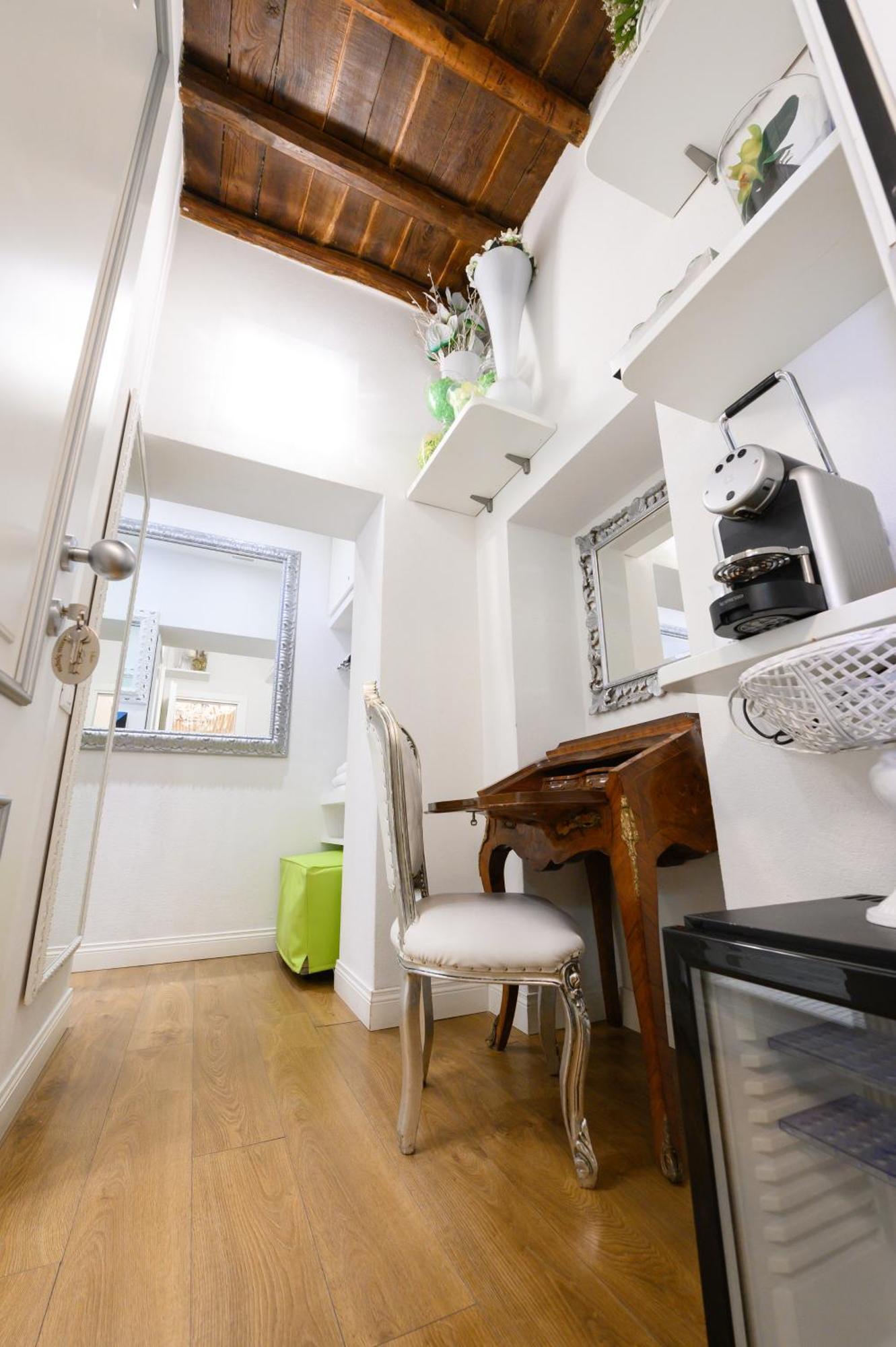Guest house Domus Spagna Frattina 3*
