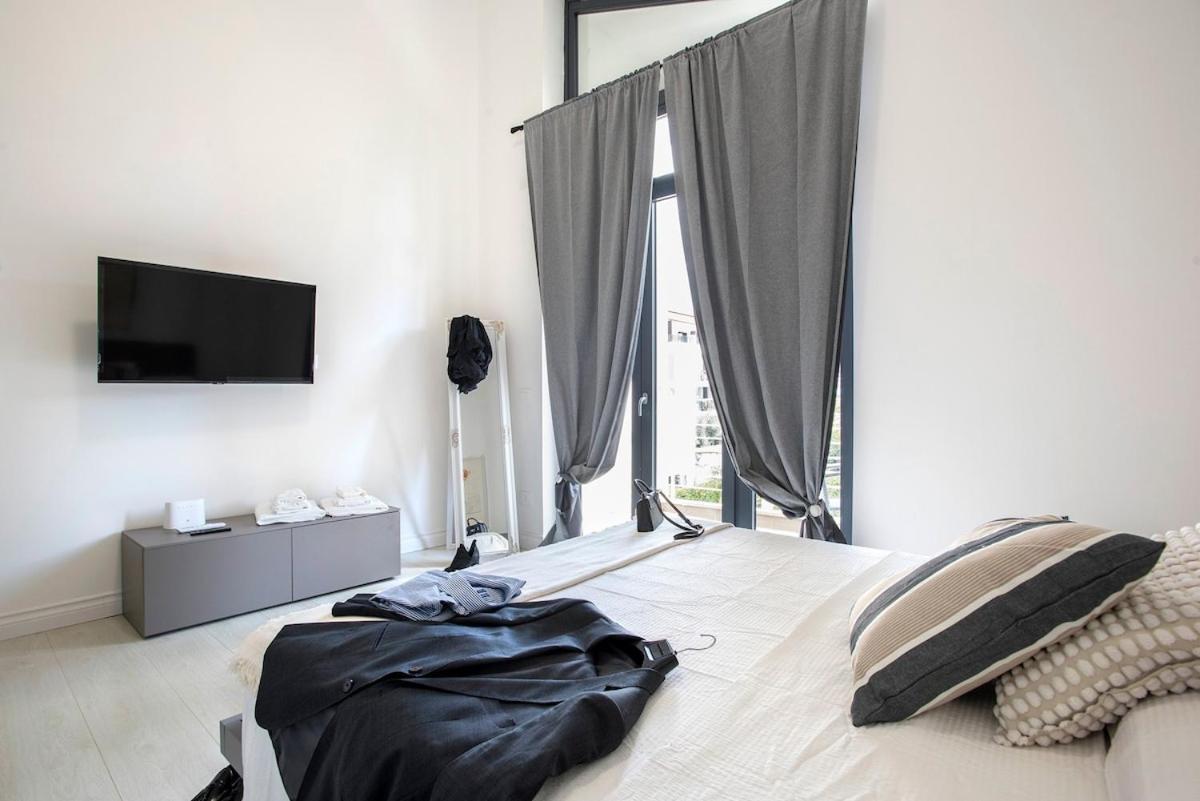 Urban Oasis With Patio For 5 Guests - Reserved Parking - Termini Apartment Rome