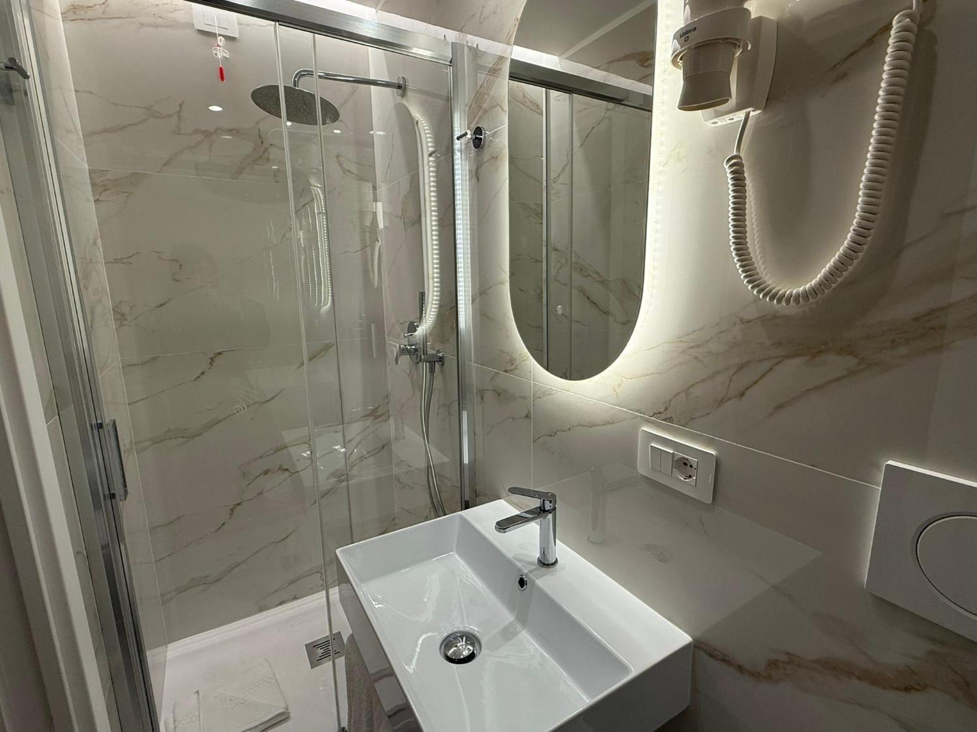 Lumi Rome