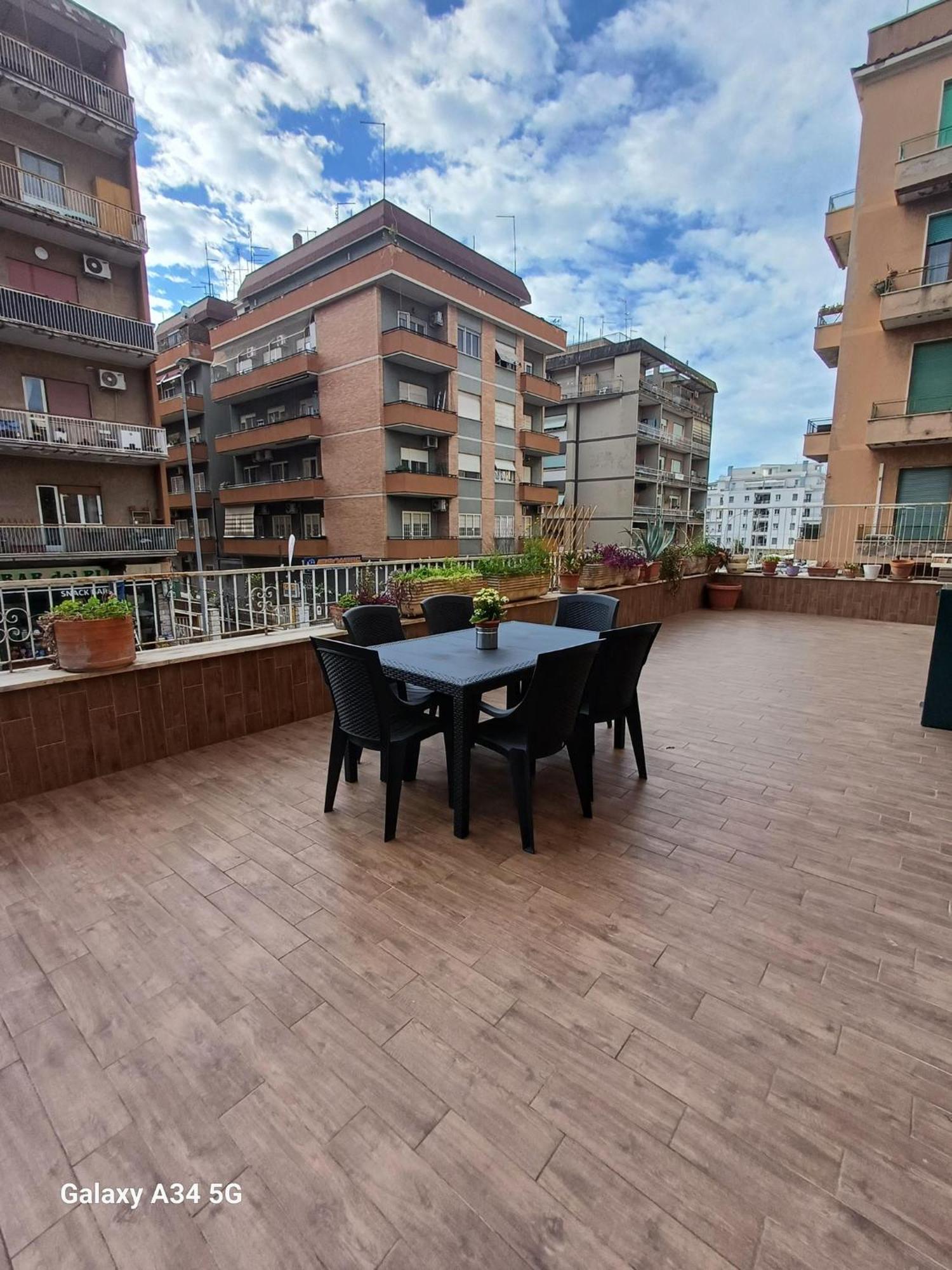Central Apartment *
