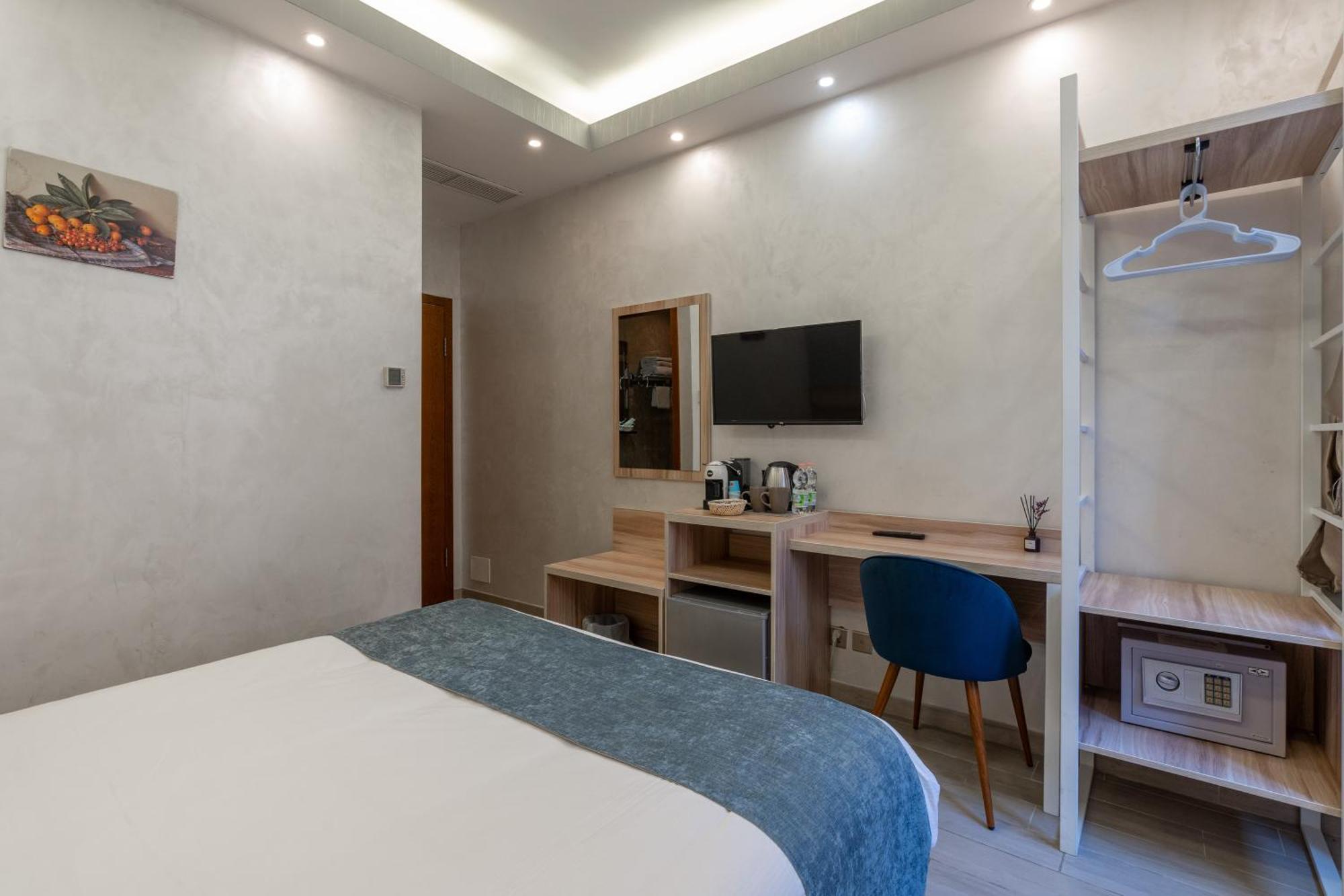 Drago D'oro - Accross From Metro Vittorio Emanuele Bed & Breakfast