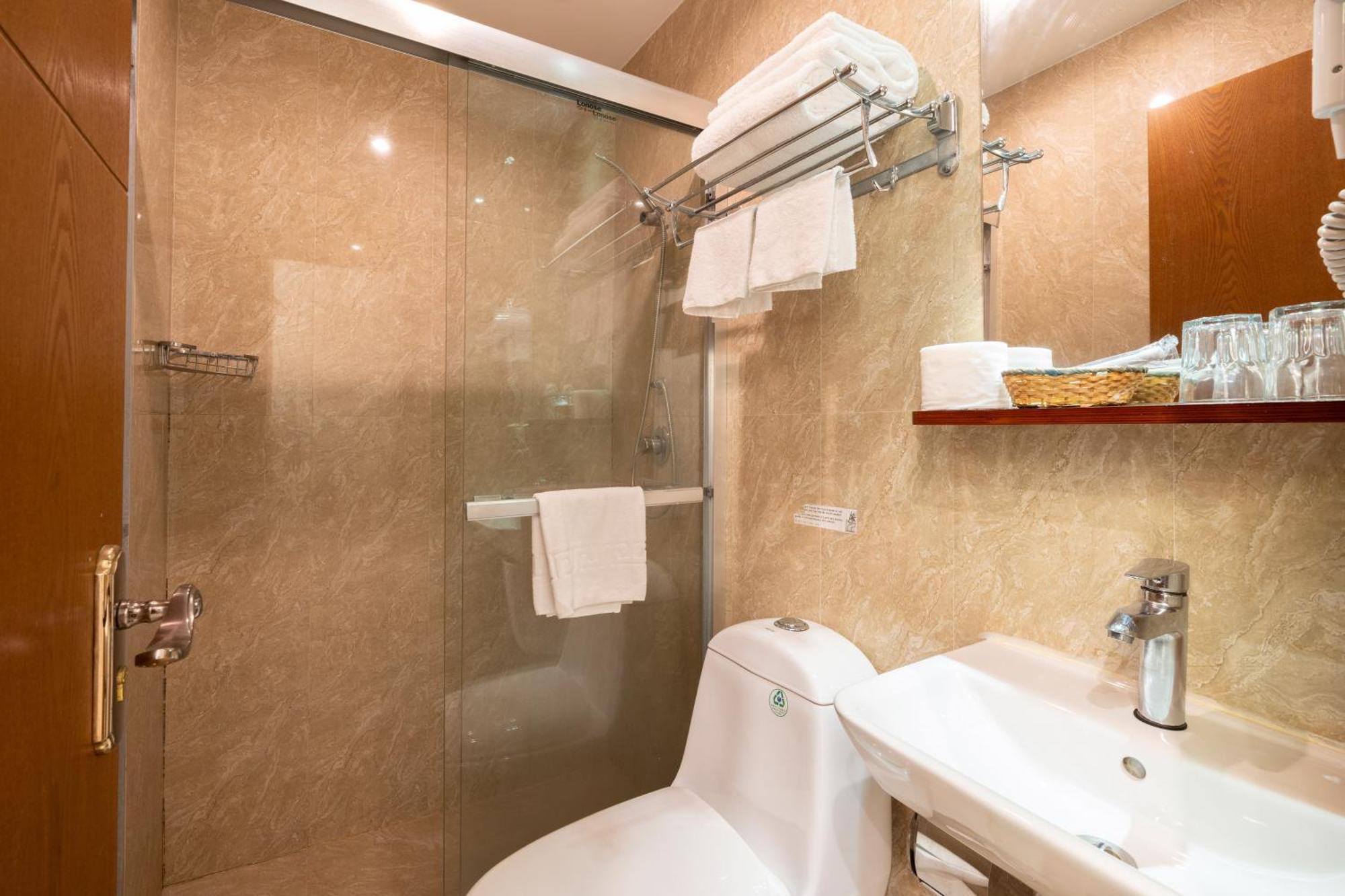 Bed & Breakfast Drago D'oro - Accross From Metro Vittorio Emanuele Rome