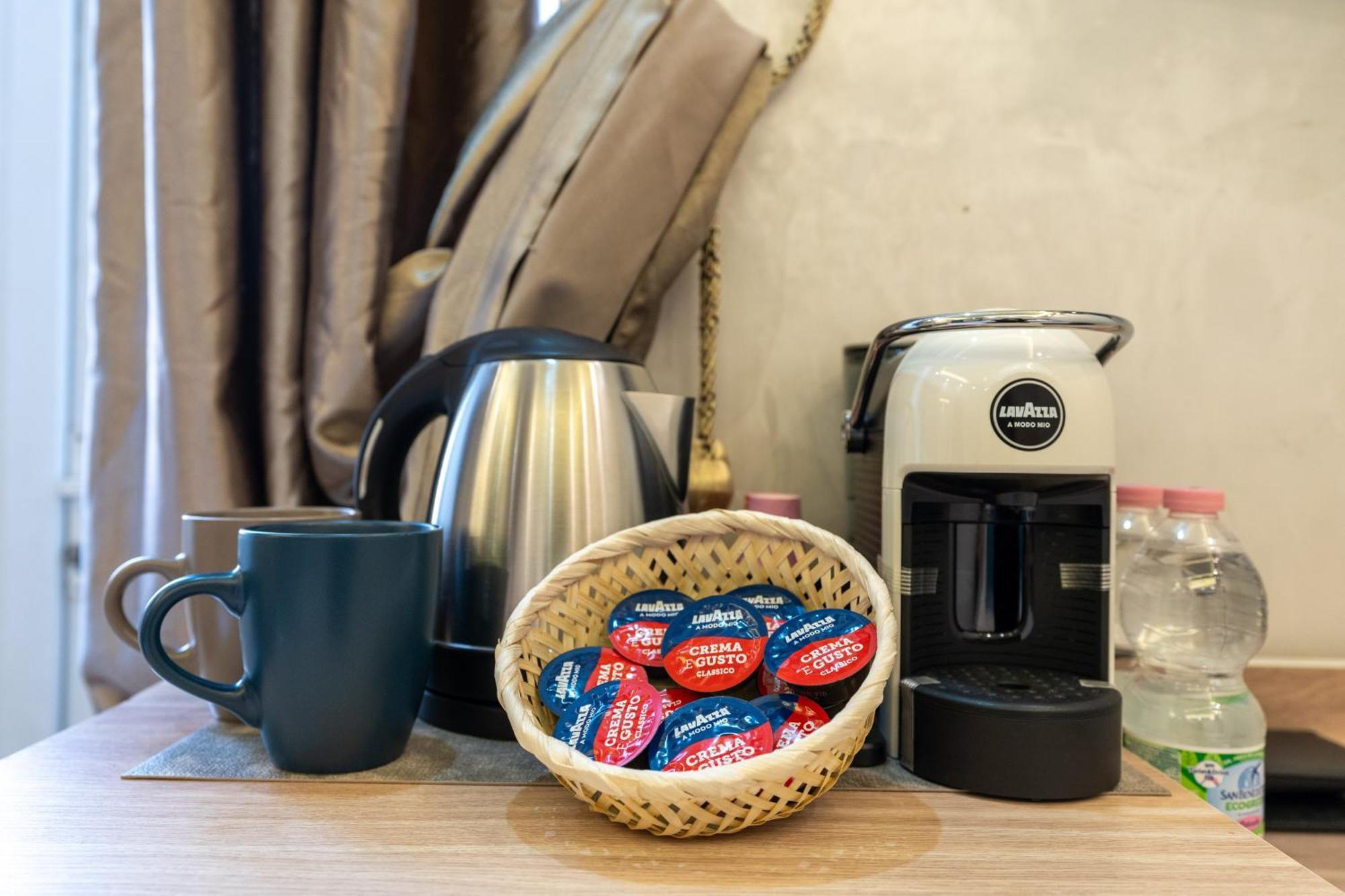 Bed & Breakfast Drago D'oro - Accross From Metro Vittorio Emanuele
