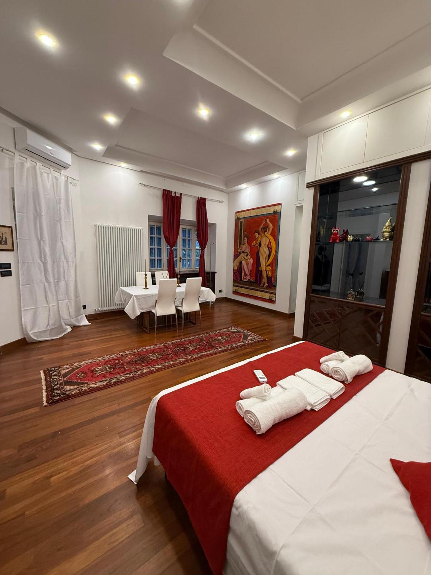 Luxury In * Roma