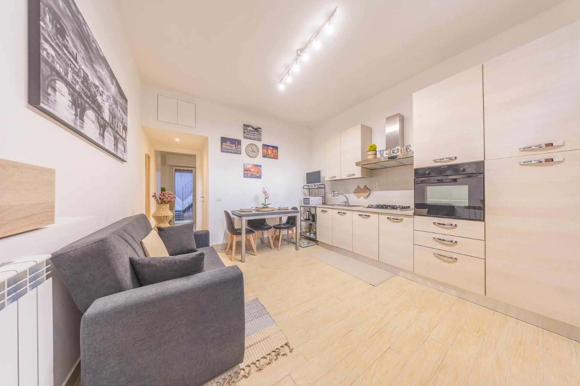 Apartment Bilocale Indipendente Con Terrazzo Esclusivo A Due Passi Dalla Metro Di