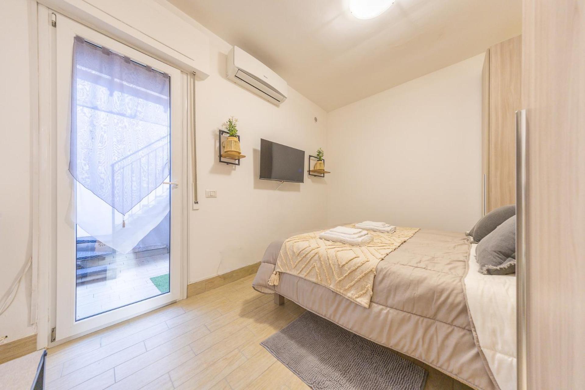 Bilocale Indipendente Con Terrazzo Esclusivo A Due Passi Dalla Metro Di Apartment Rome