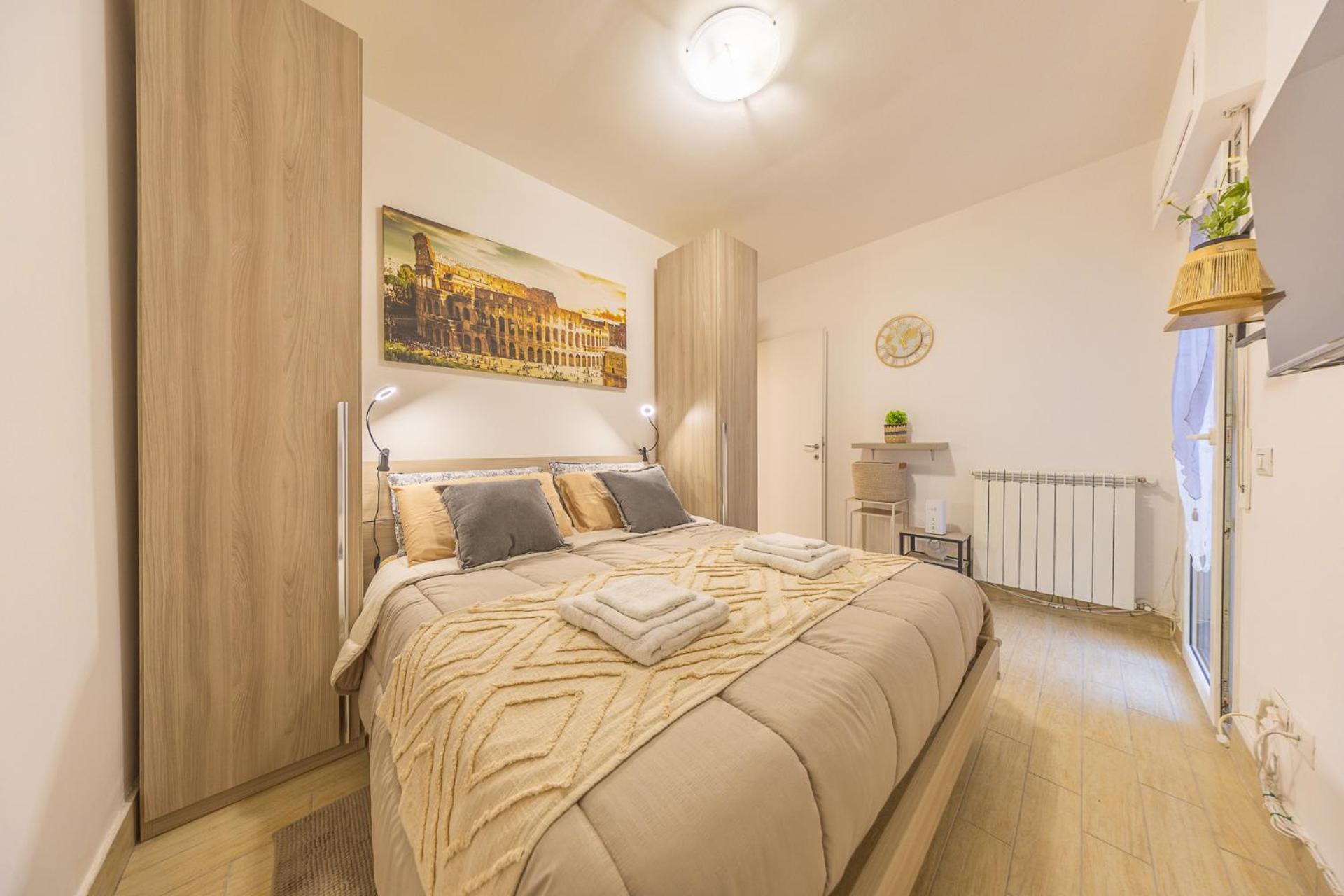 Bilocale Indipendente Con Terrazzo Esclusivo A Due Passi Dalla Metro Di Apartment