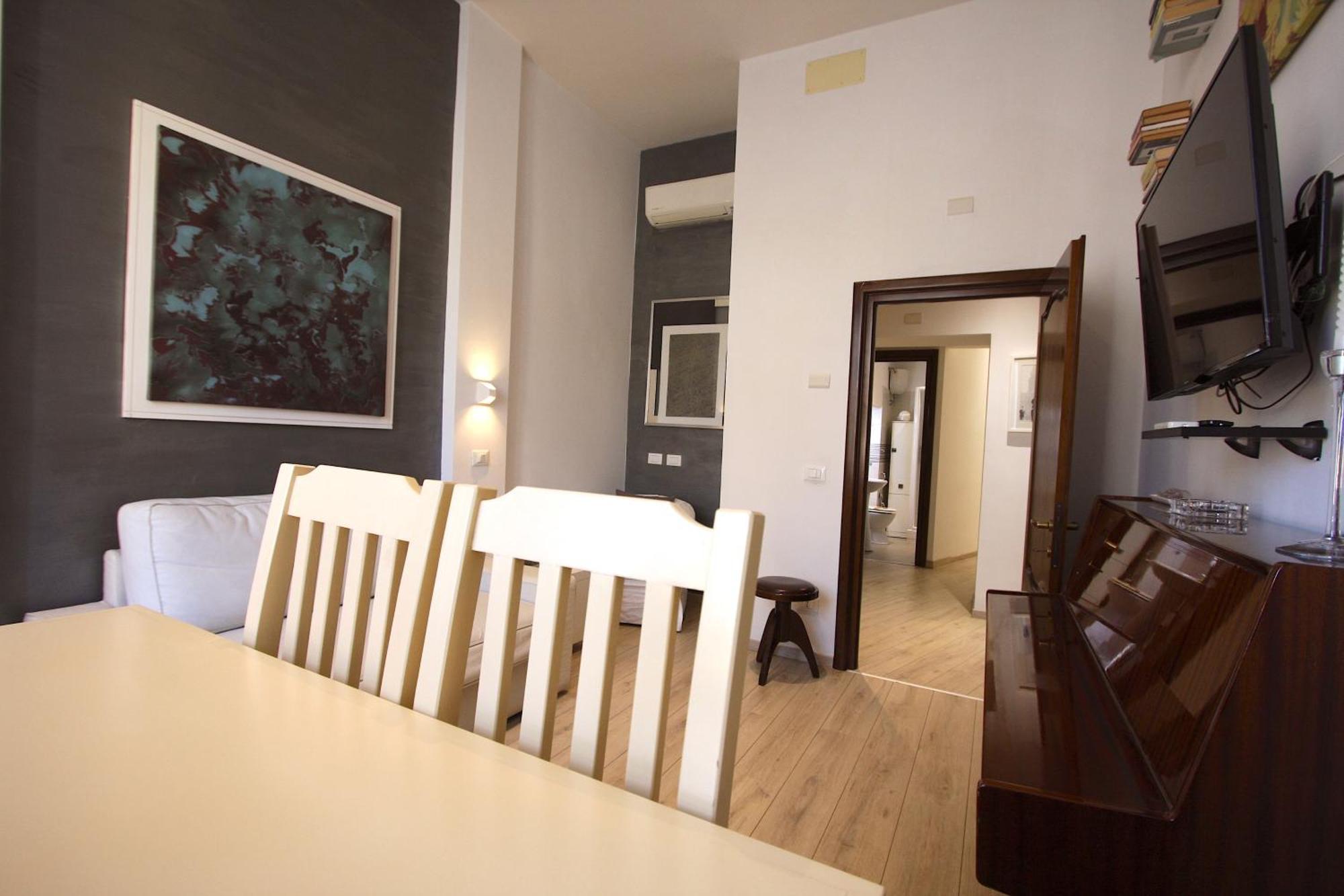Ottaviano 2br House Rome