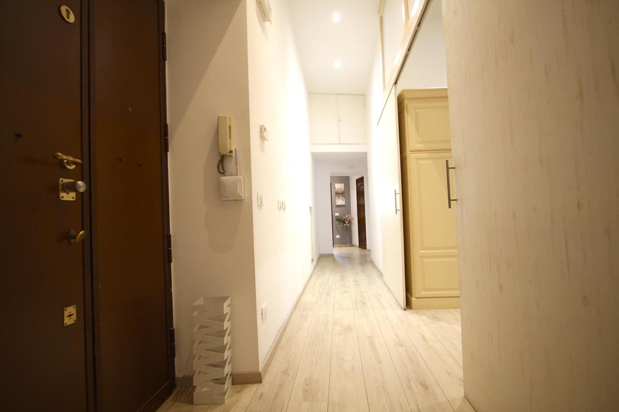 Ottaviano 2br House Rome