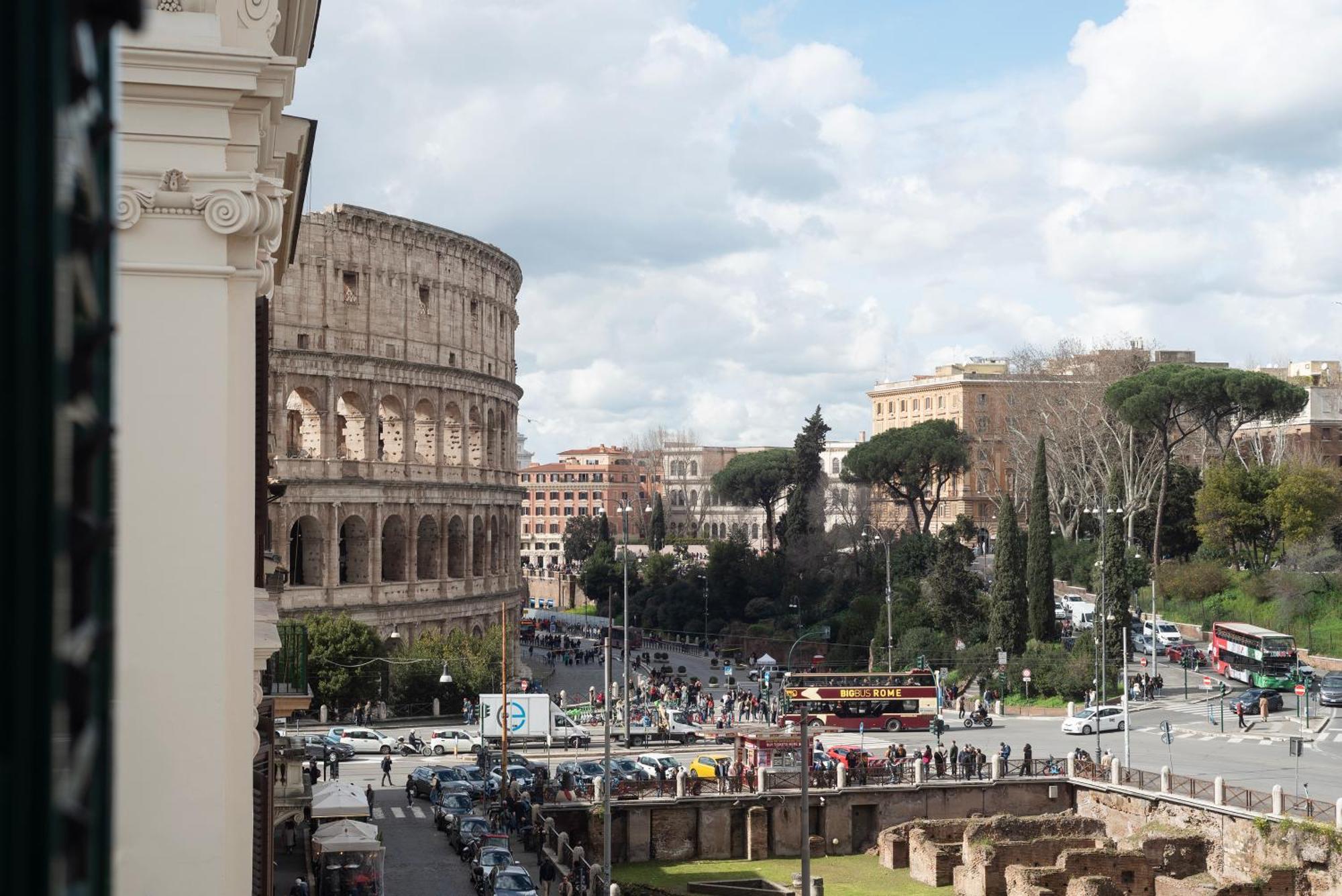 Alma At Colosseum - With Stunning View Apartment
