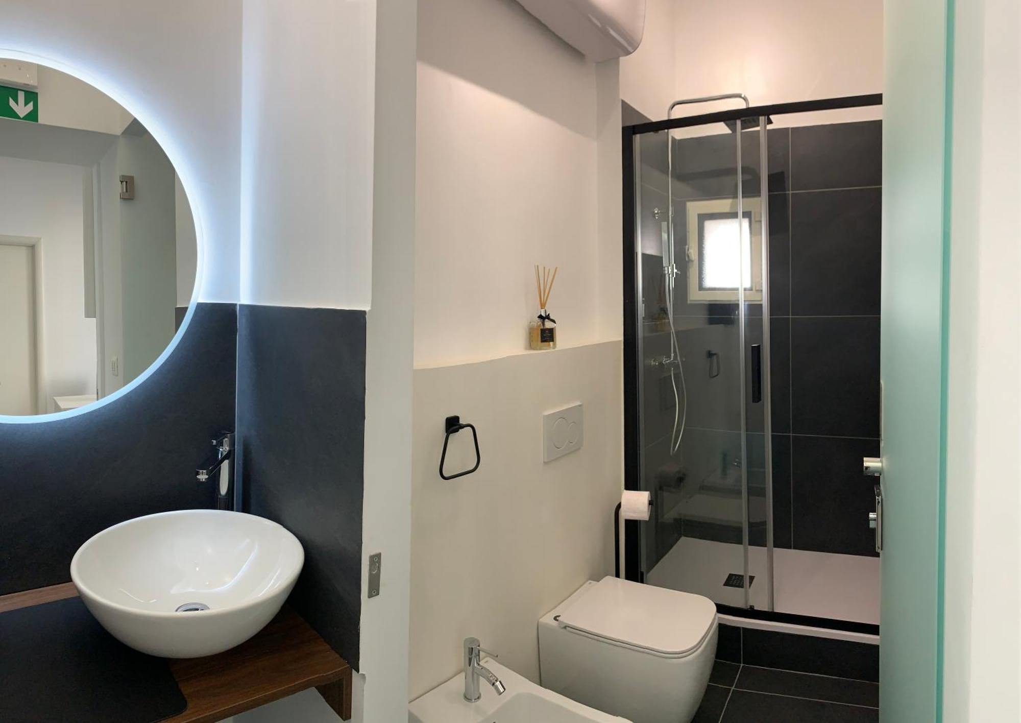 San Lorenzo Elegance - Just Steps From The Colosseum Apartment *