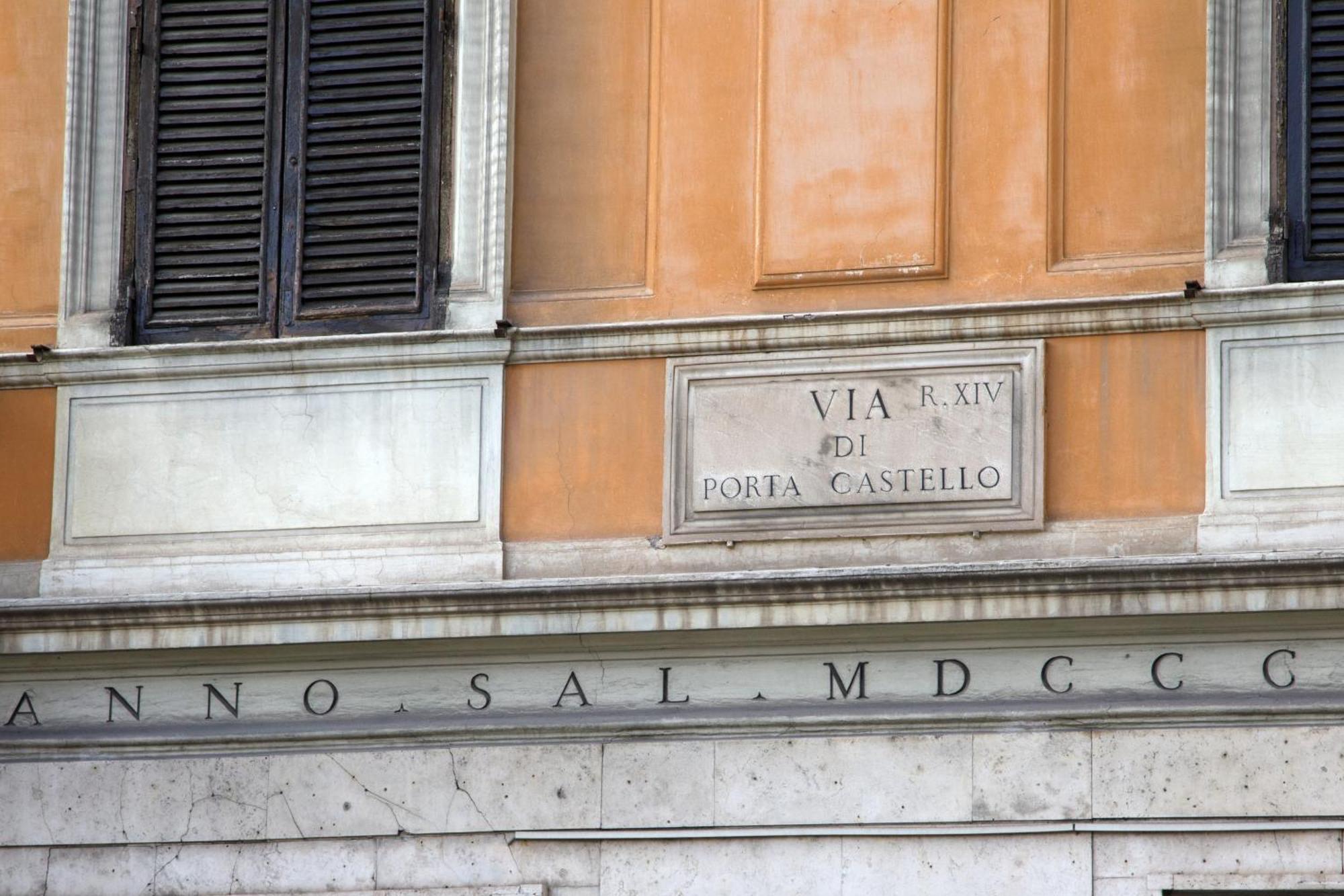 Porta Castello Charme * Rome