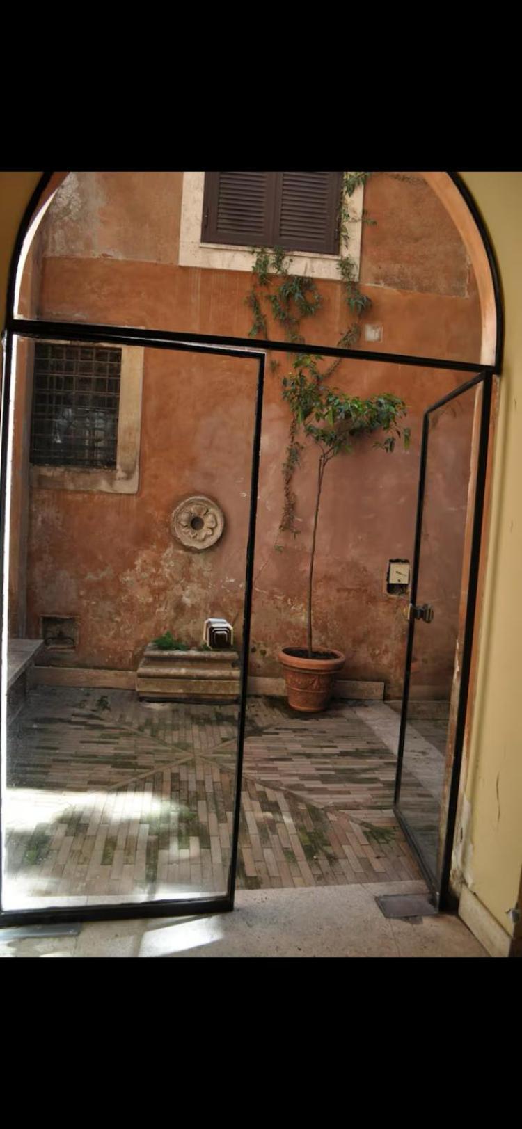 Apartment Trastevere Piazza Trilussa Royal Orchid