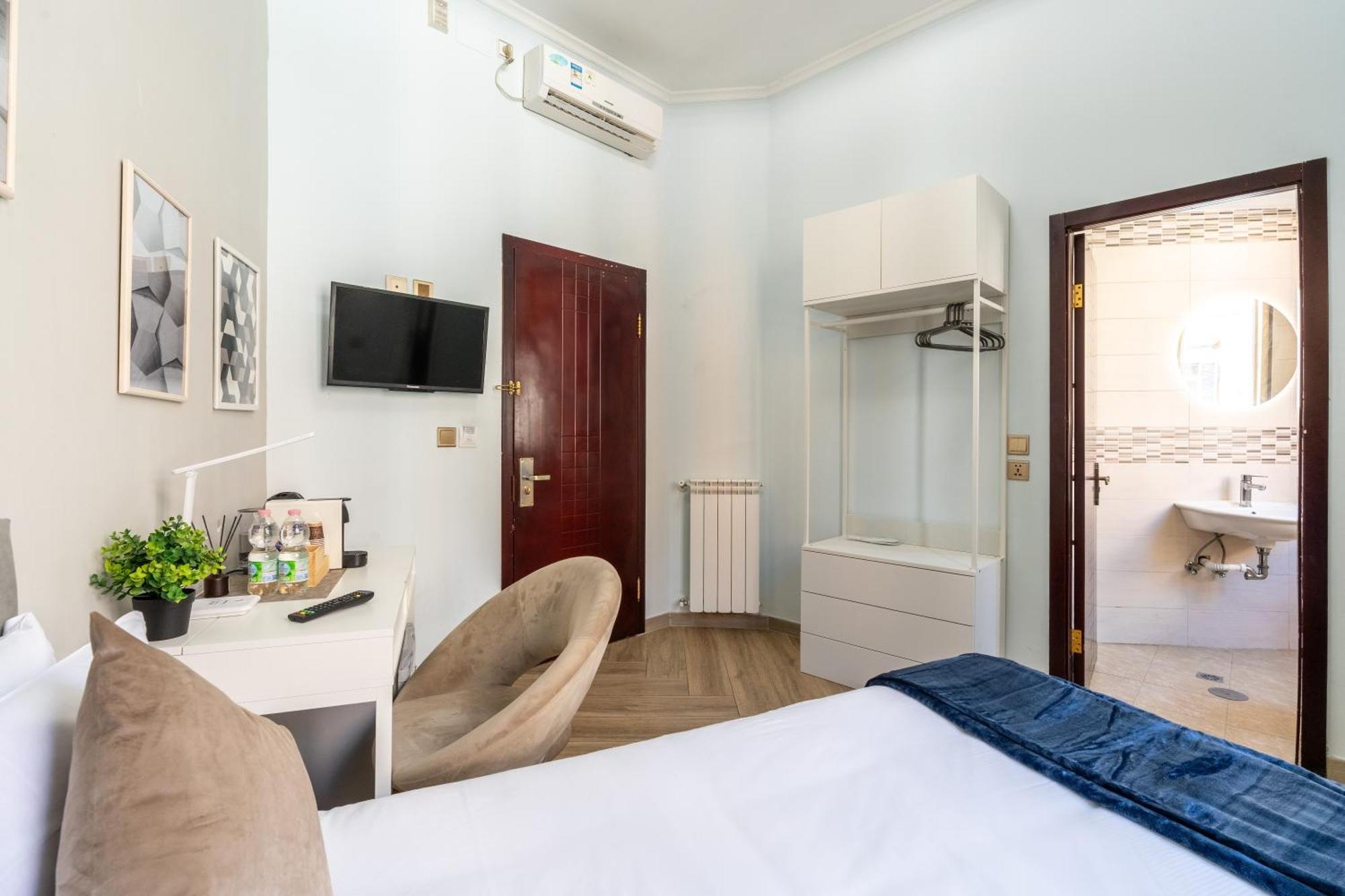 Guest house Portafortuna - Close To Colosseum 2*