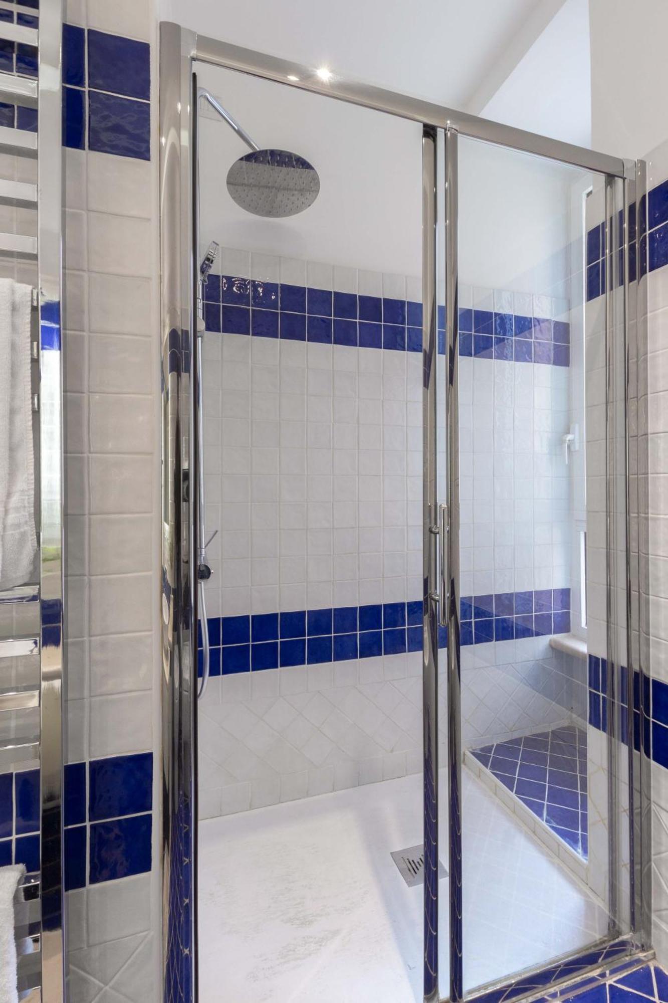 Guest house Domus Alberico 2*