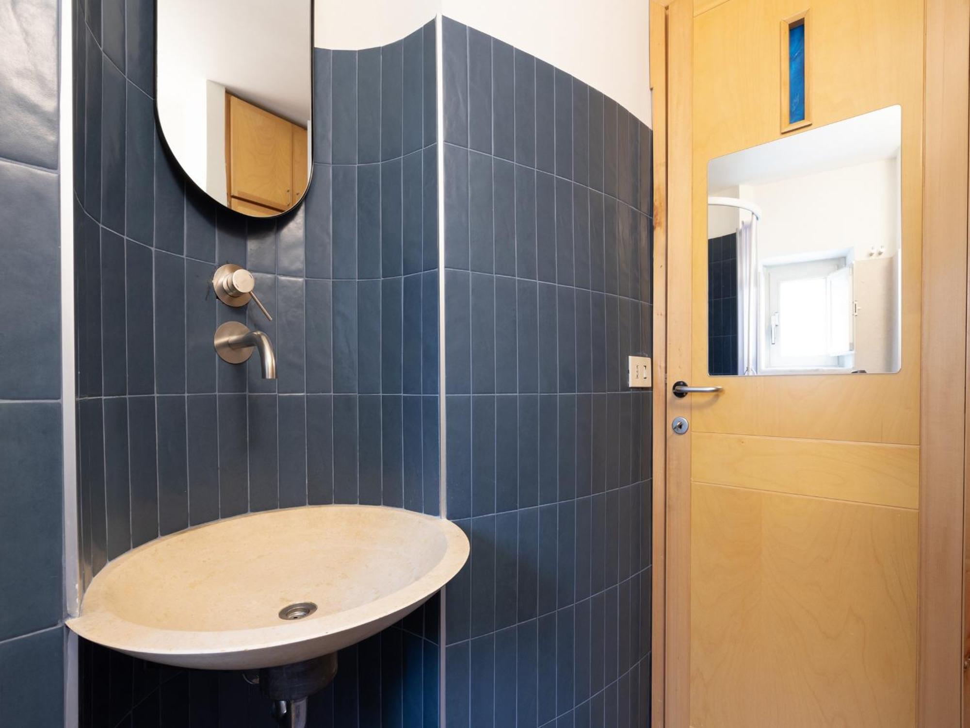 The Rent - Two-bedroom With Terrace Near Trevi Fountain *